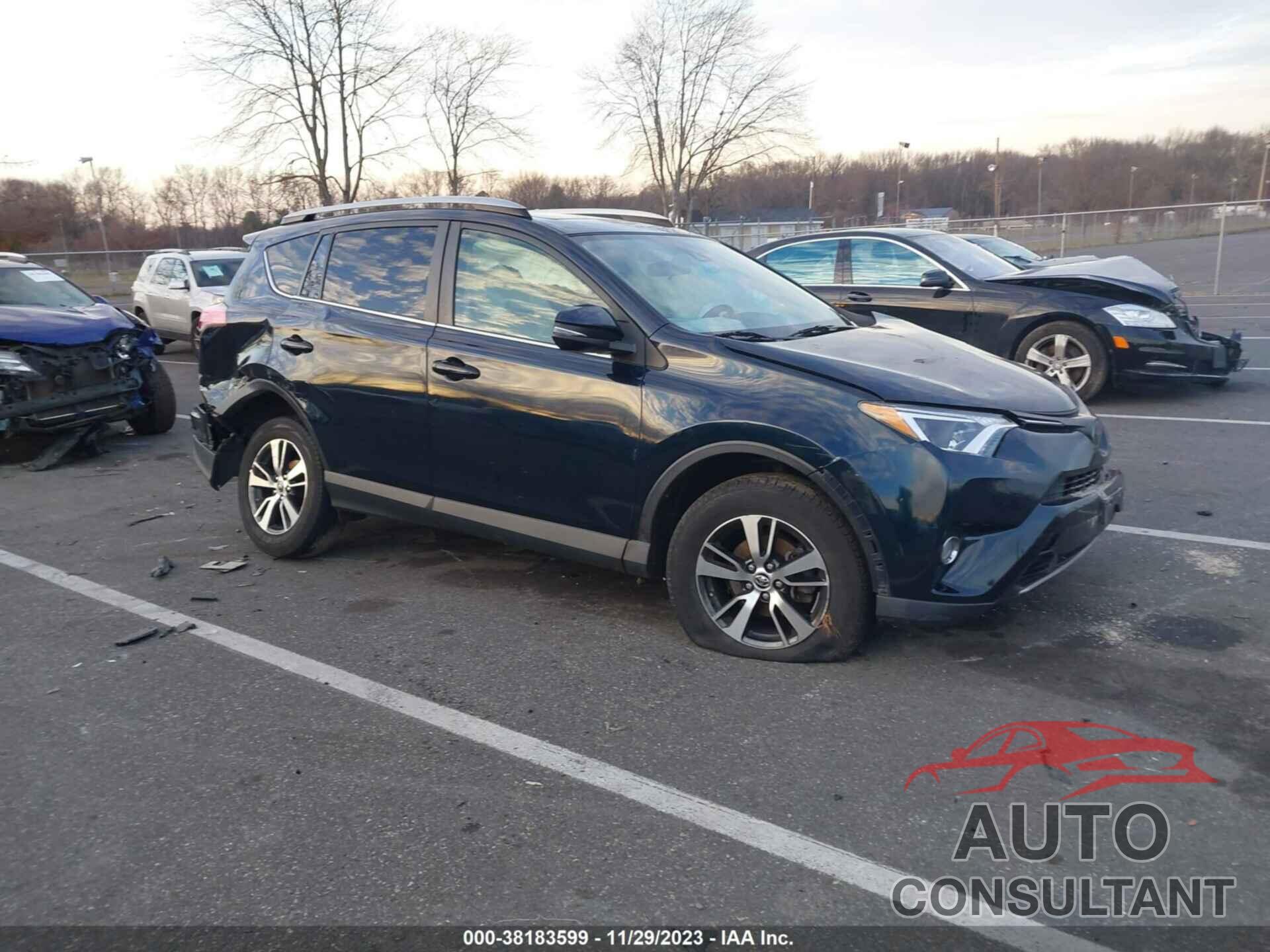 TOYOTA RAV4 2018 - JTMRFREV3JJ725151