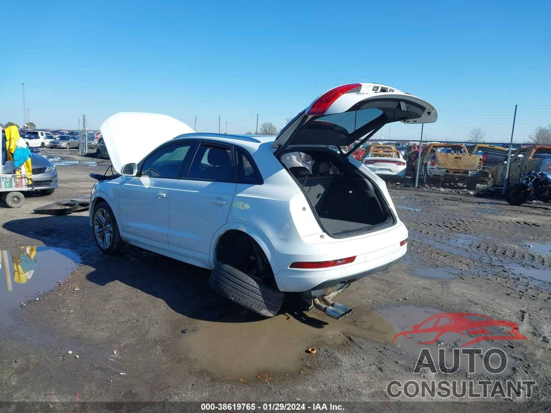 AUDI Q3 2018 - WA1BCCFS3JR020373