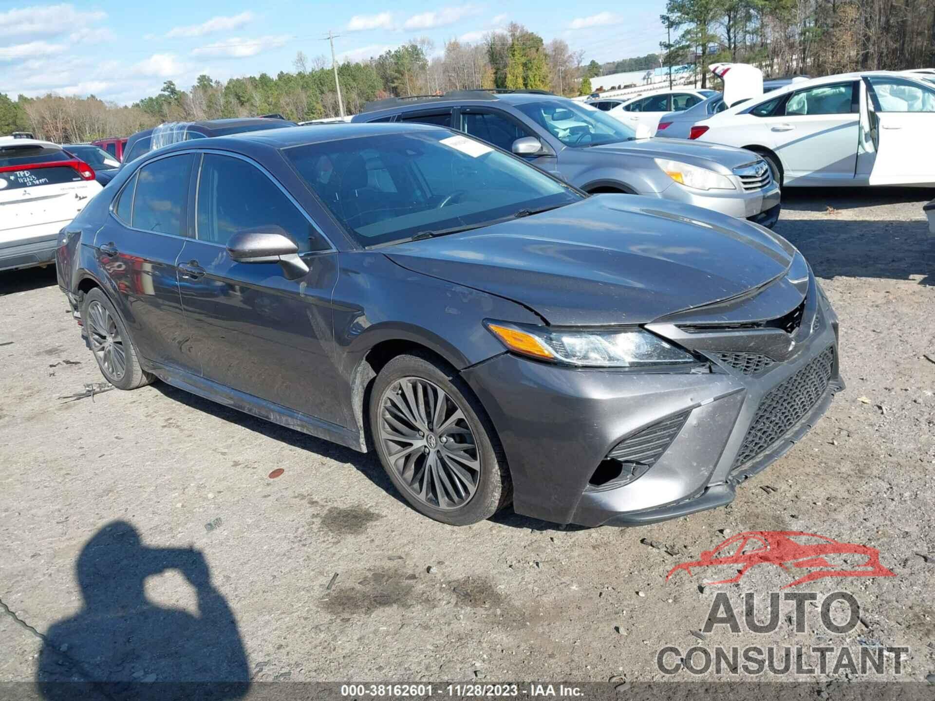 TOYOTA CAMRY 2018 - 4T1B11HK6JU605325