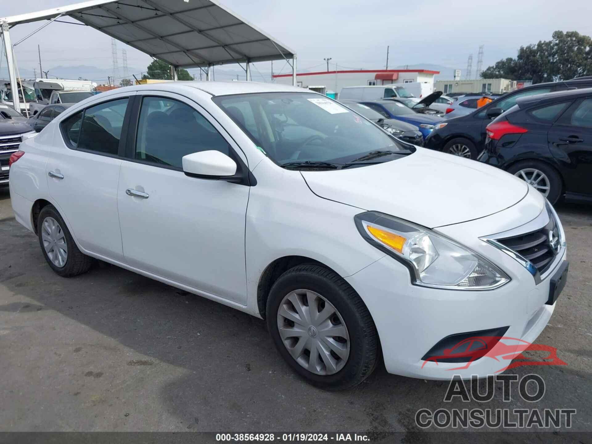 NISSAN VERSA 2018 - 3N1CN7AP9JL814609