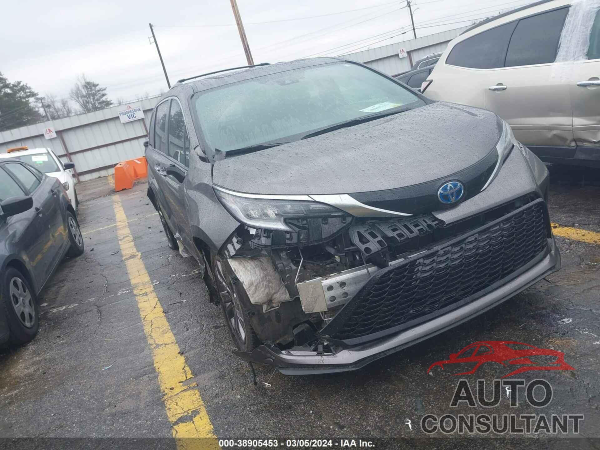 TOYOTA SIENNA 2022 - 5TDXRKEC9NS131581