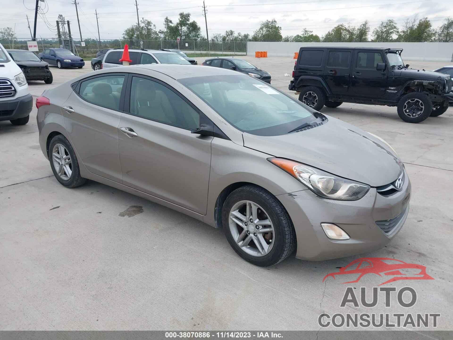 HYUNDAI ELANTRA 2013 - 5NPDH4AE9DH443316