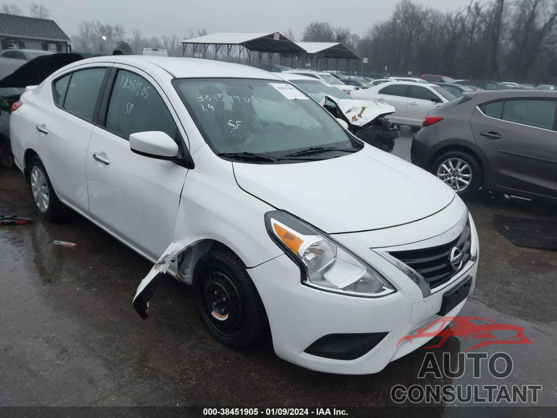 NISSAN VERSA 2018 - 3N1CN7AP2JL868365