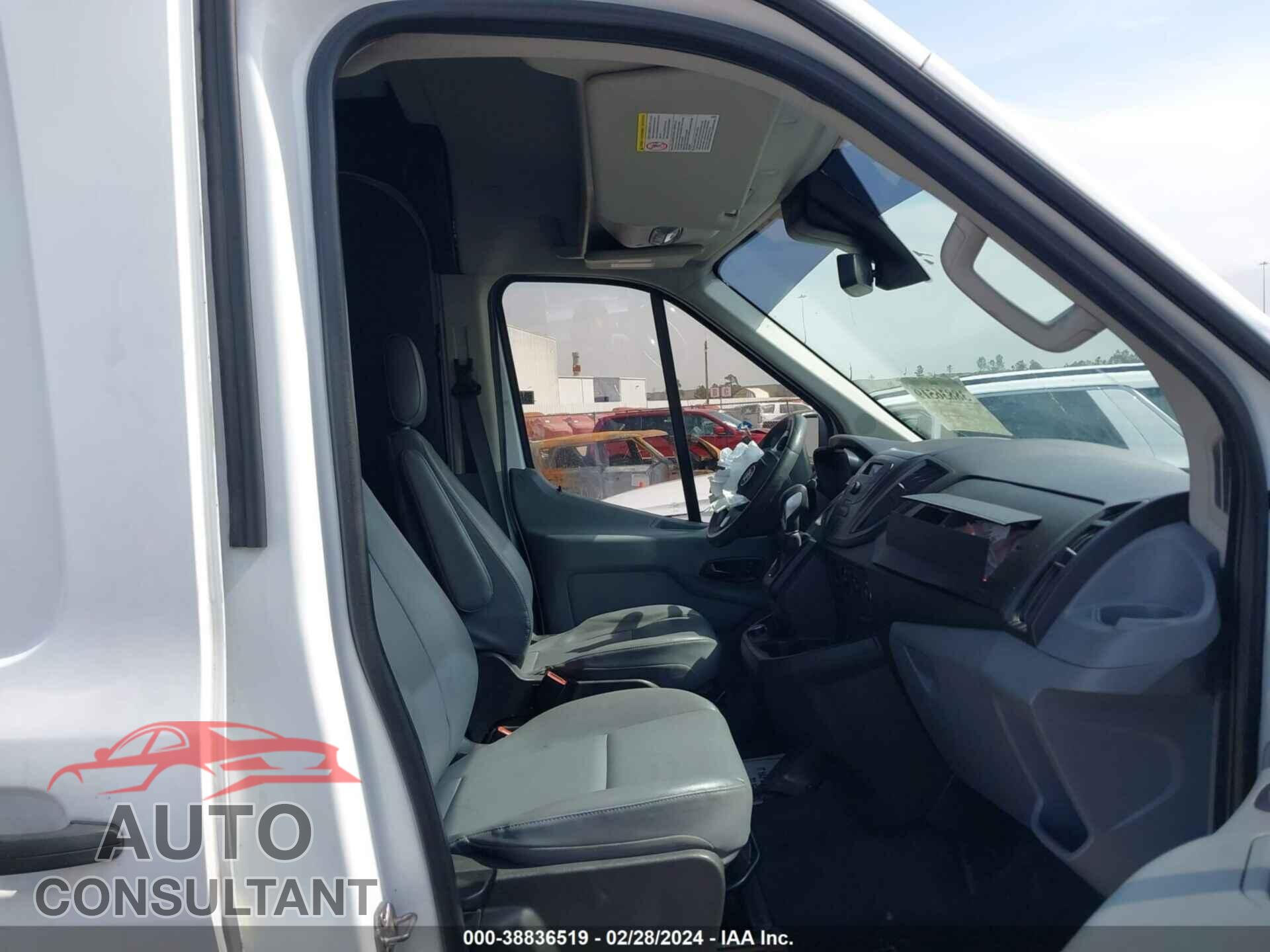 FORD TRANSIT 2017 - 1FTYR2CM7HKA93733