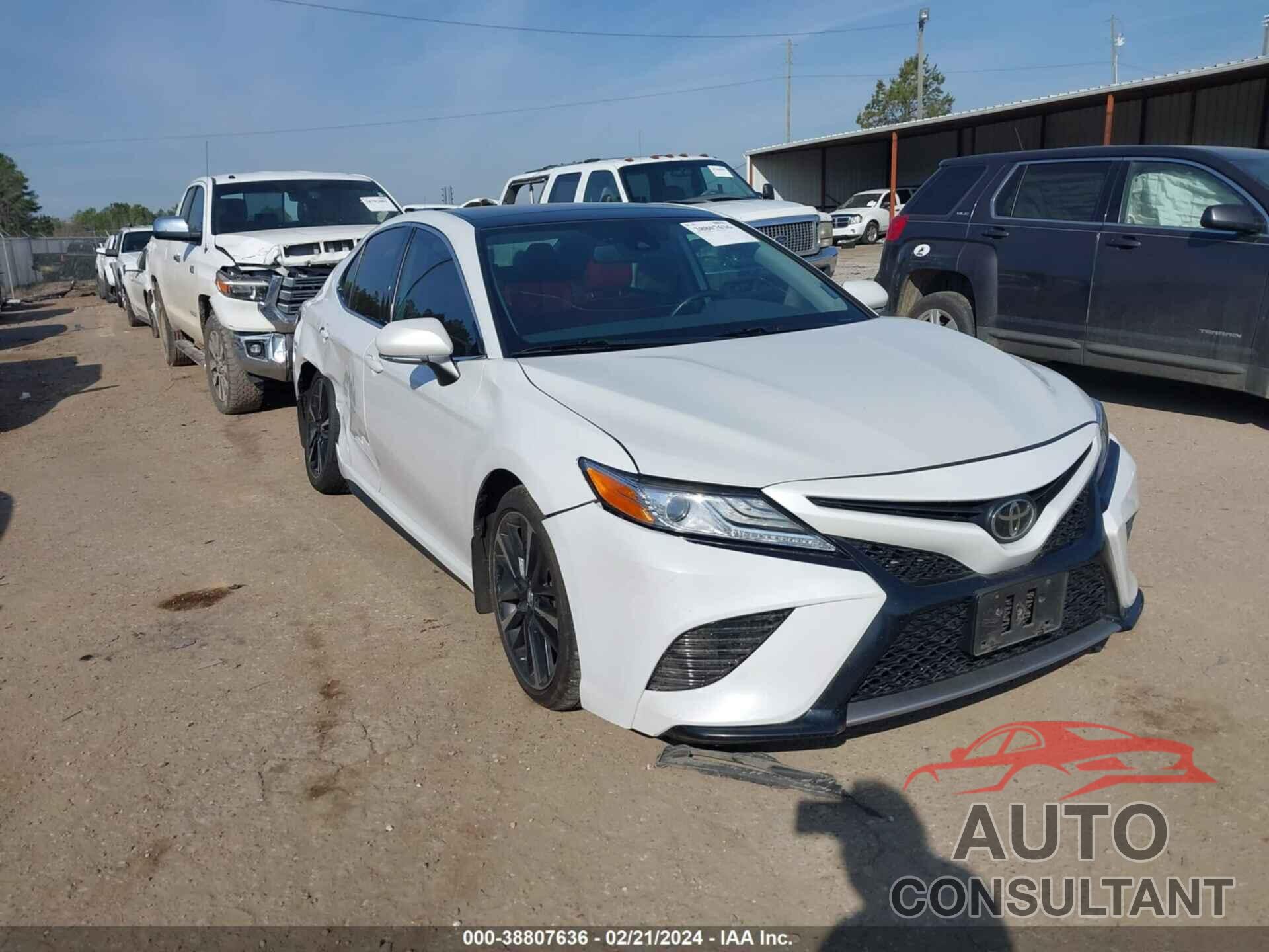 TOYOTA CAMRY 2019 - 4T1B61HK0KU852911