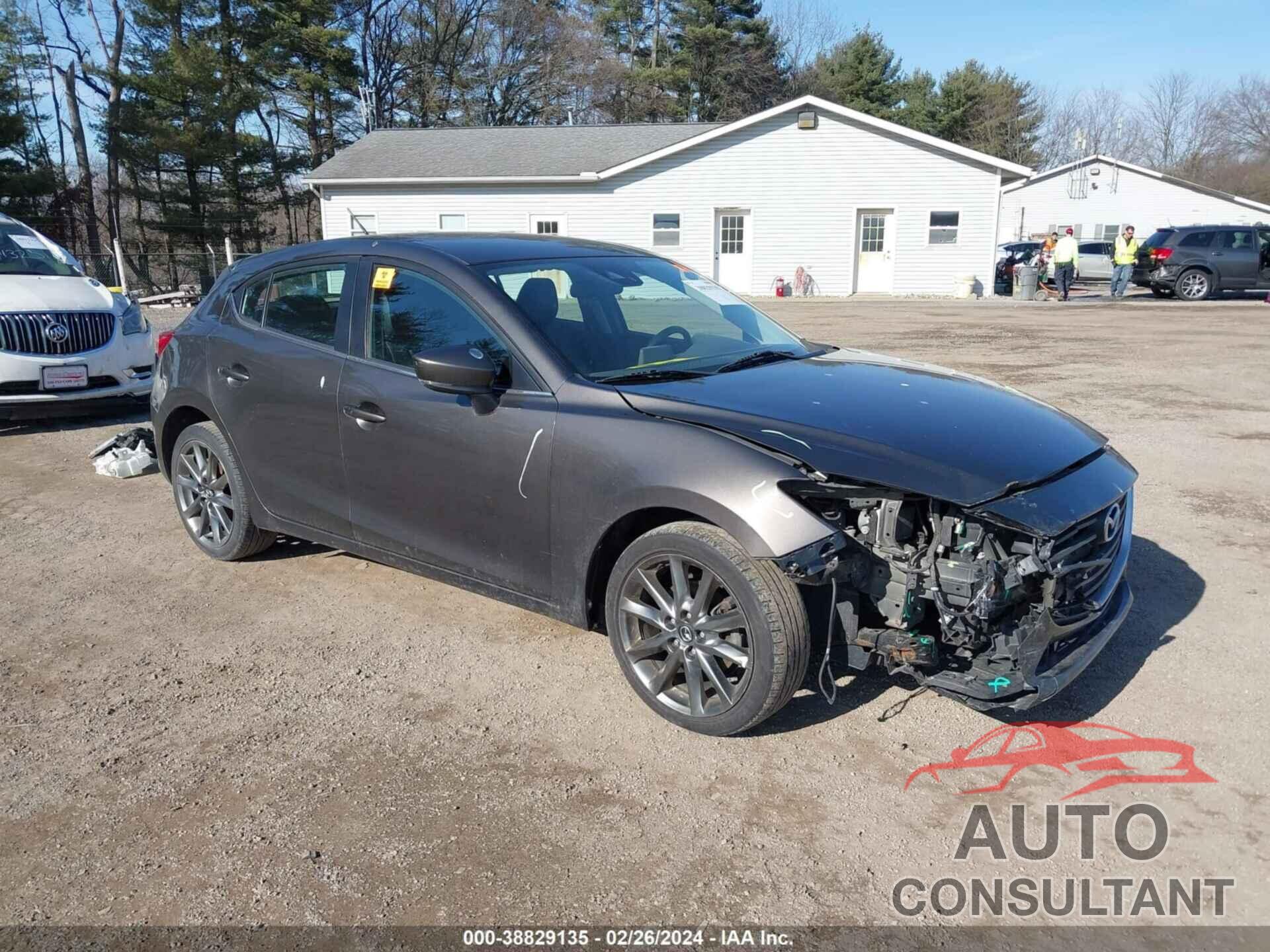 MAZDA MAZDA3 2018 - 3MZBN1L35JM183963