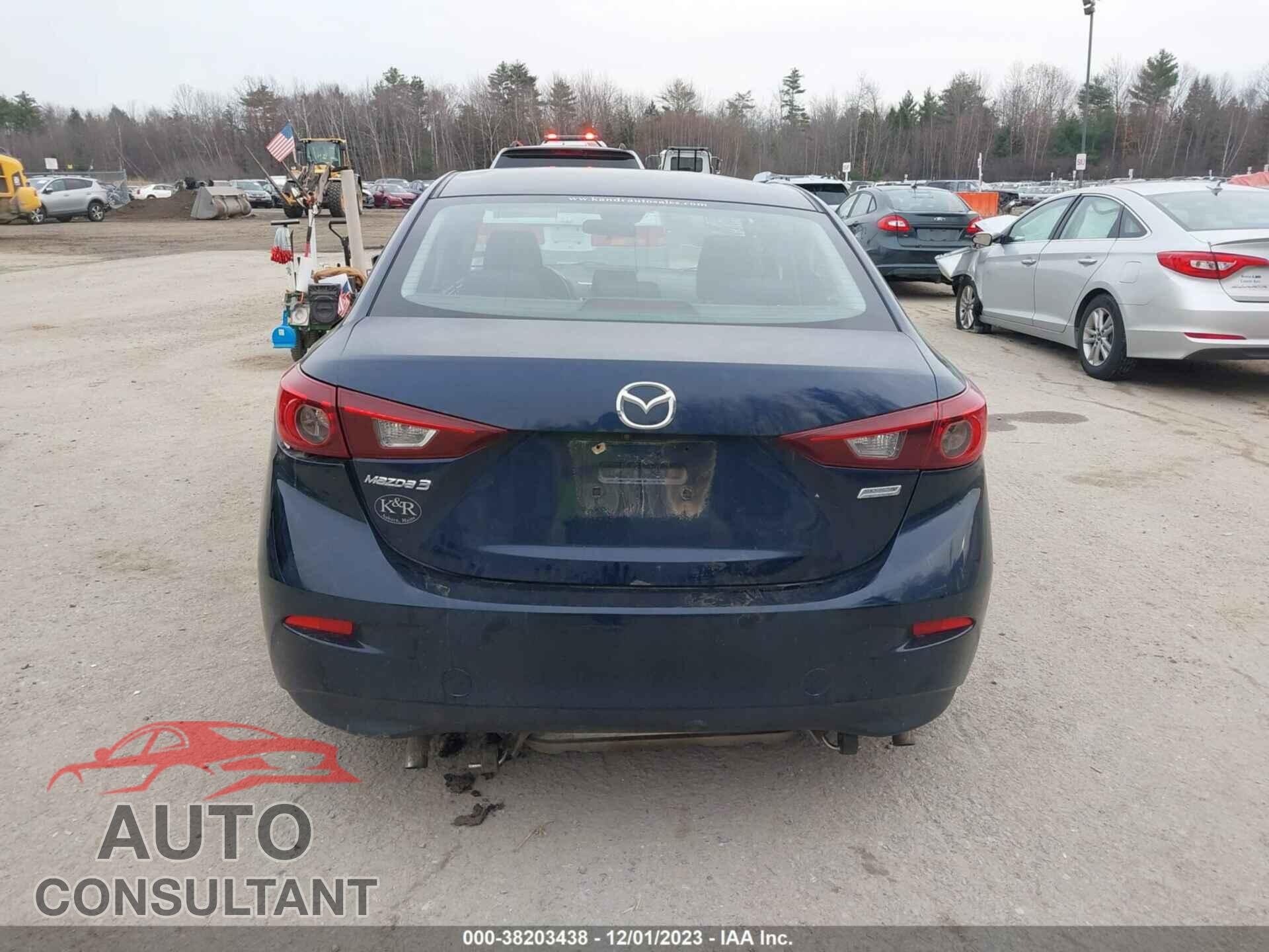 MAZDA MAZDA3 2018 - JM1BN1U78J1189497