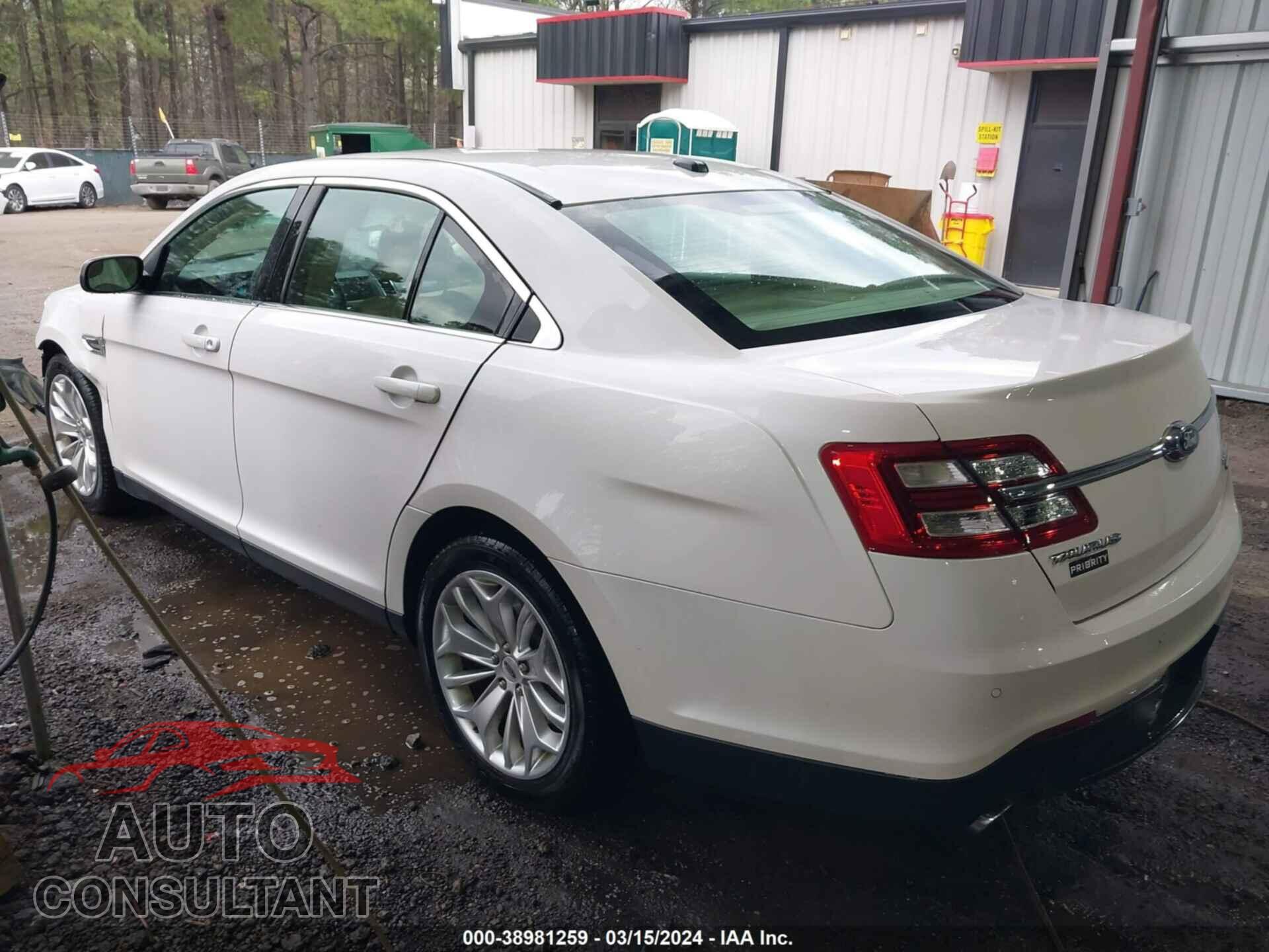 FORD TAURUS 2017 - 1FAHP2F86HG128663