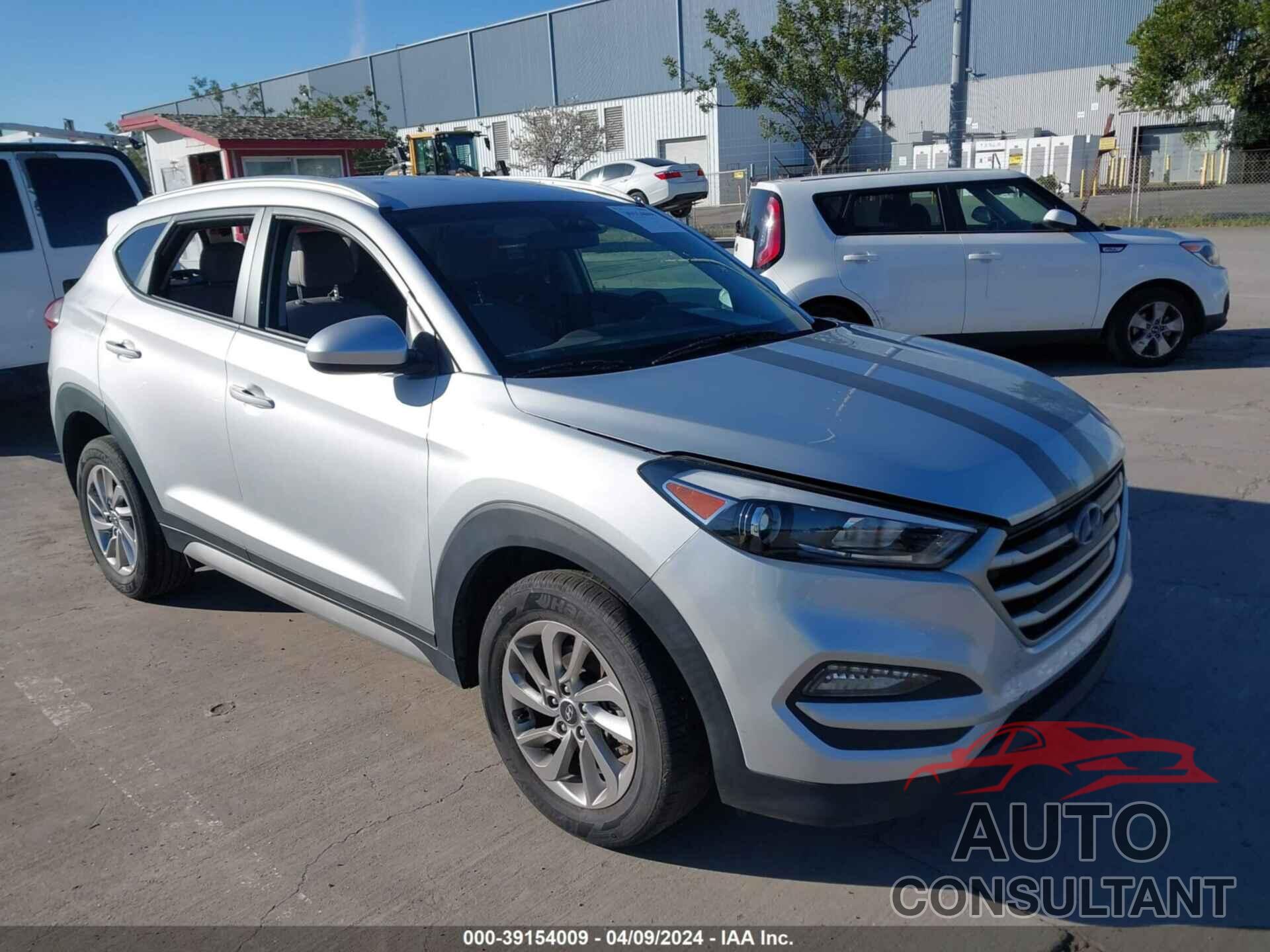 HYUNDAI TUCSON 2018 - KM8J33A41JU680396