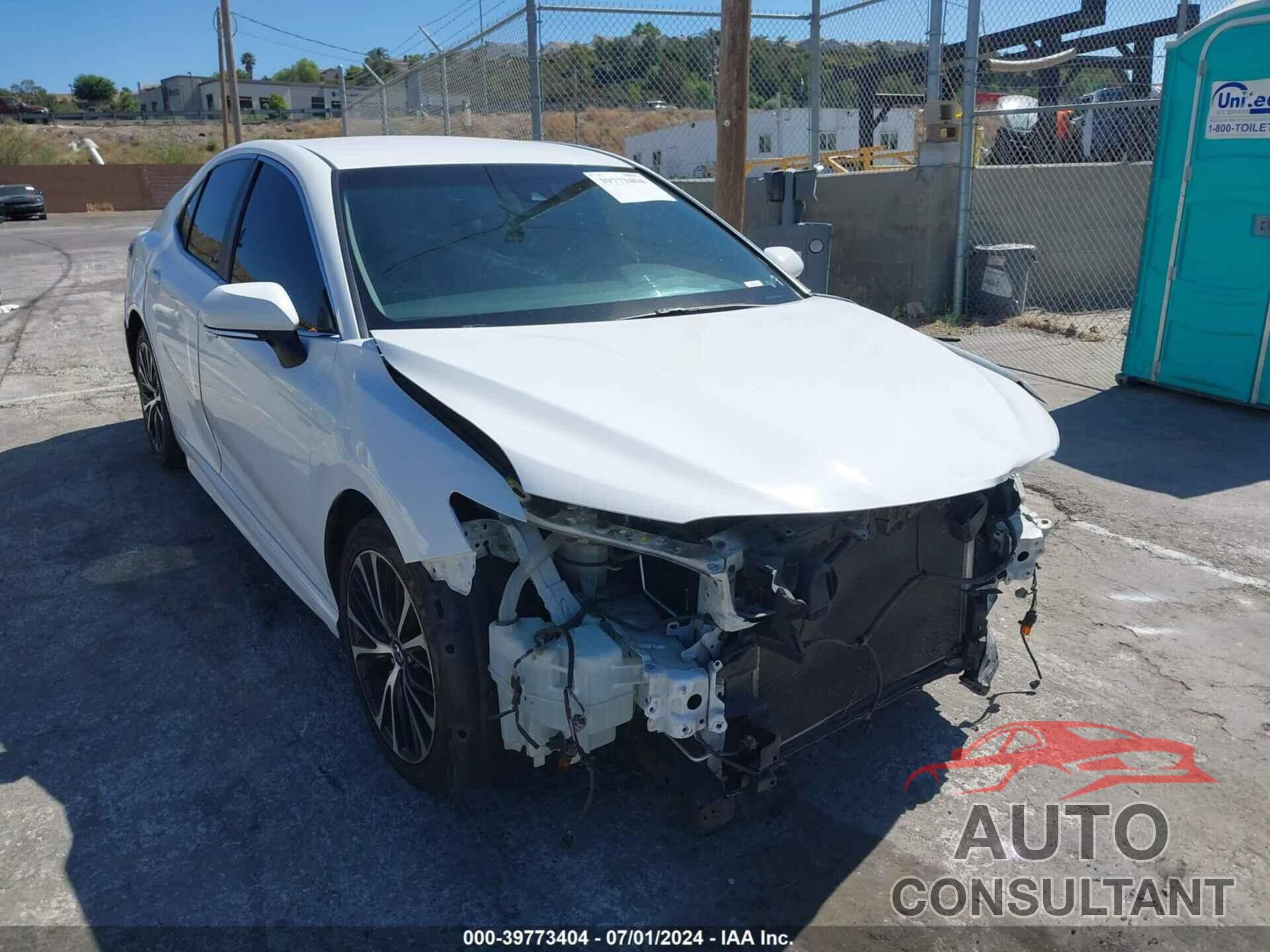 TOYOTA CAMRY 2018 - 4T1B11HK5JU584712