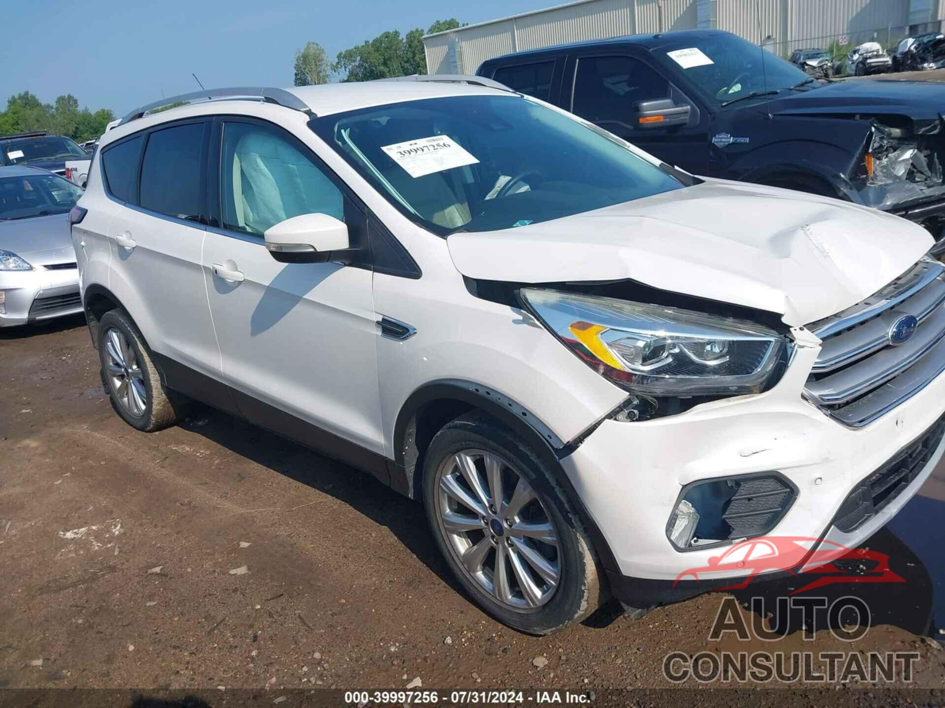 FORD ESCAPE 2017 - 1FMCU9J94HUE34358