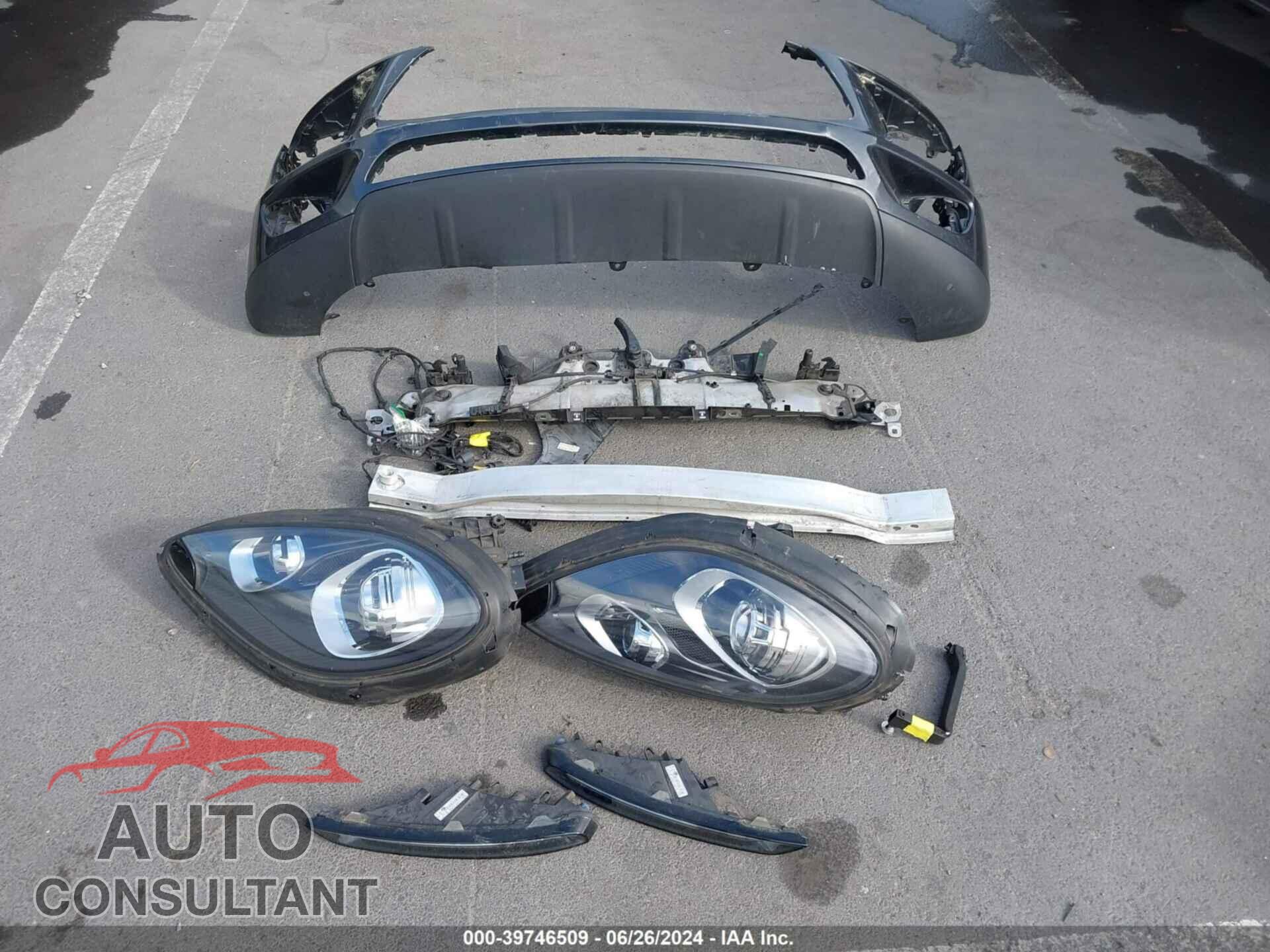PORSCHE MACAN 2017 - WP1AA2A54HLB03275