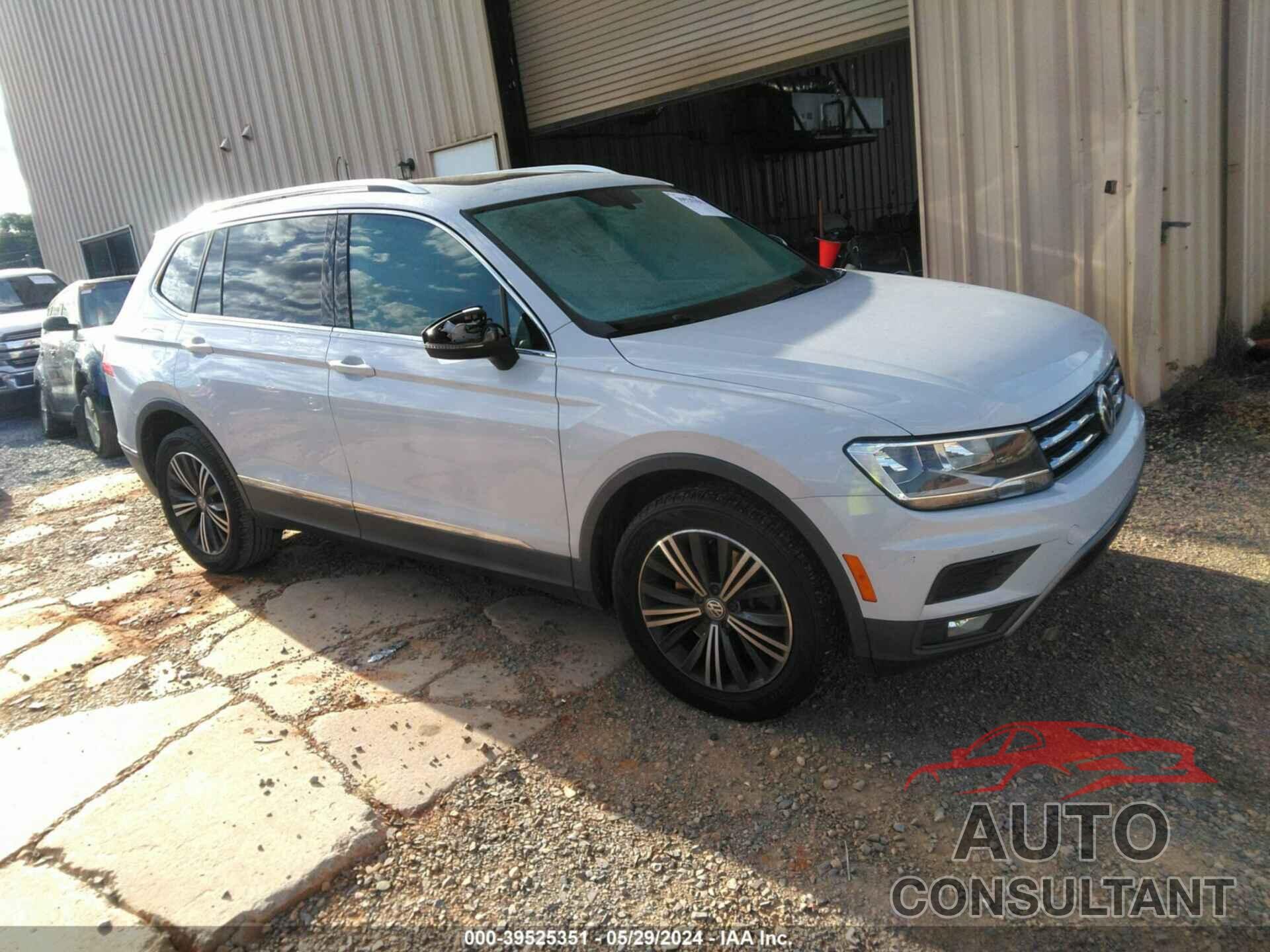 VOLKSWAGEN TIGUAN 2018 - 3VV3B7AX5JM012057