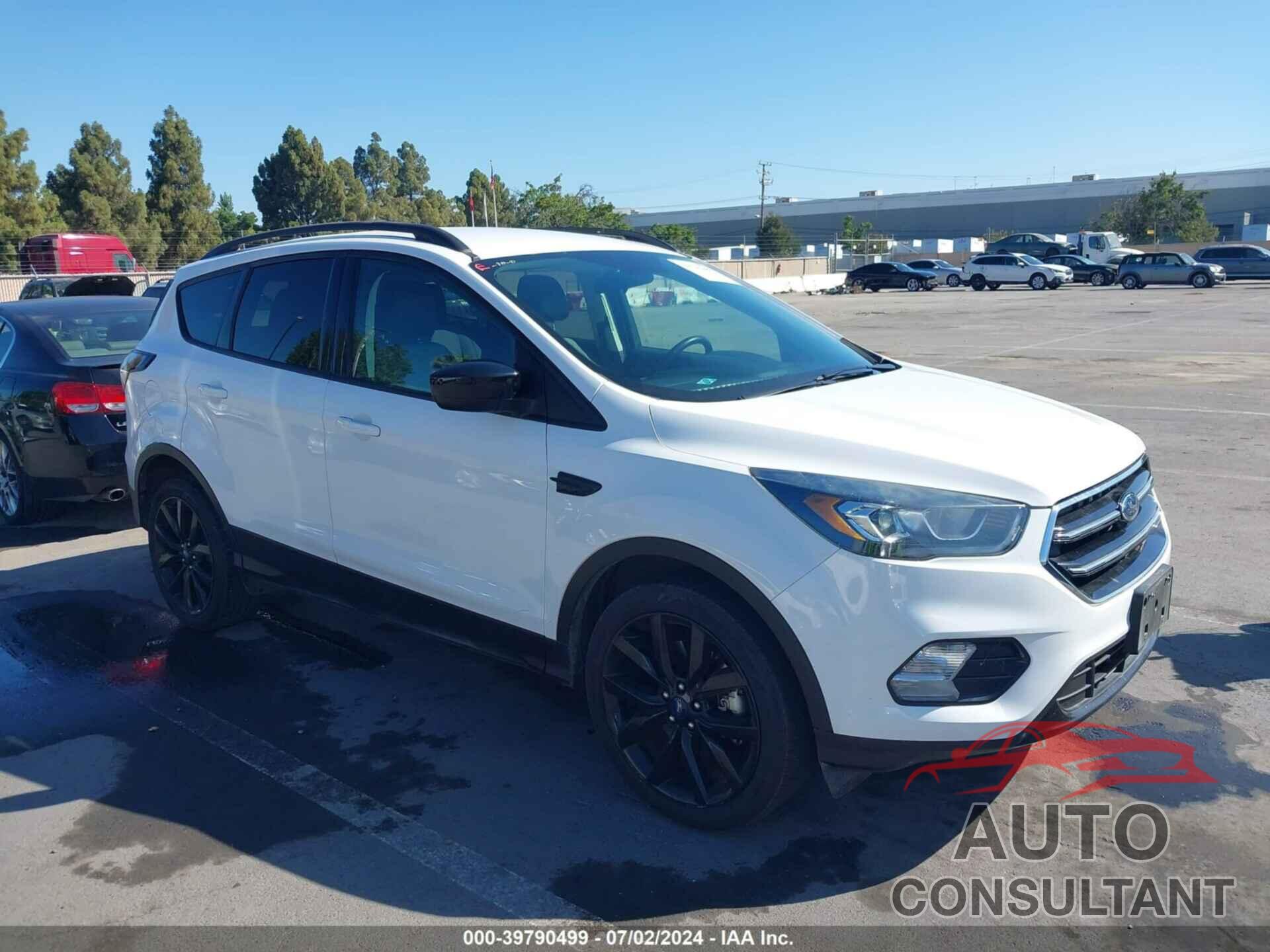 FORD ESCAPE 2017 - 1FMCU0G94HUE16798