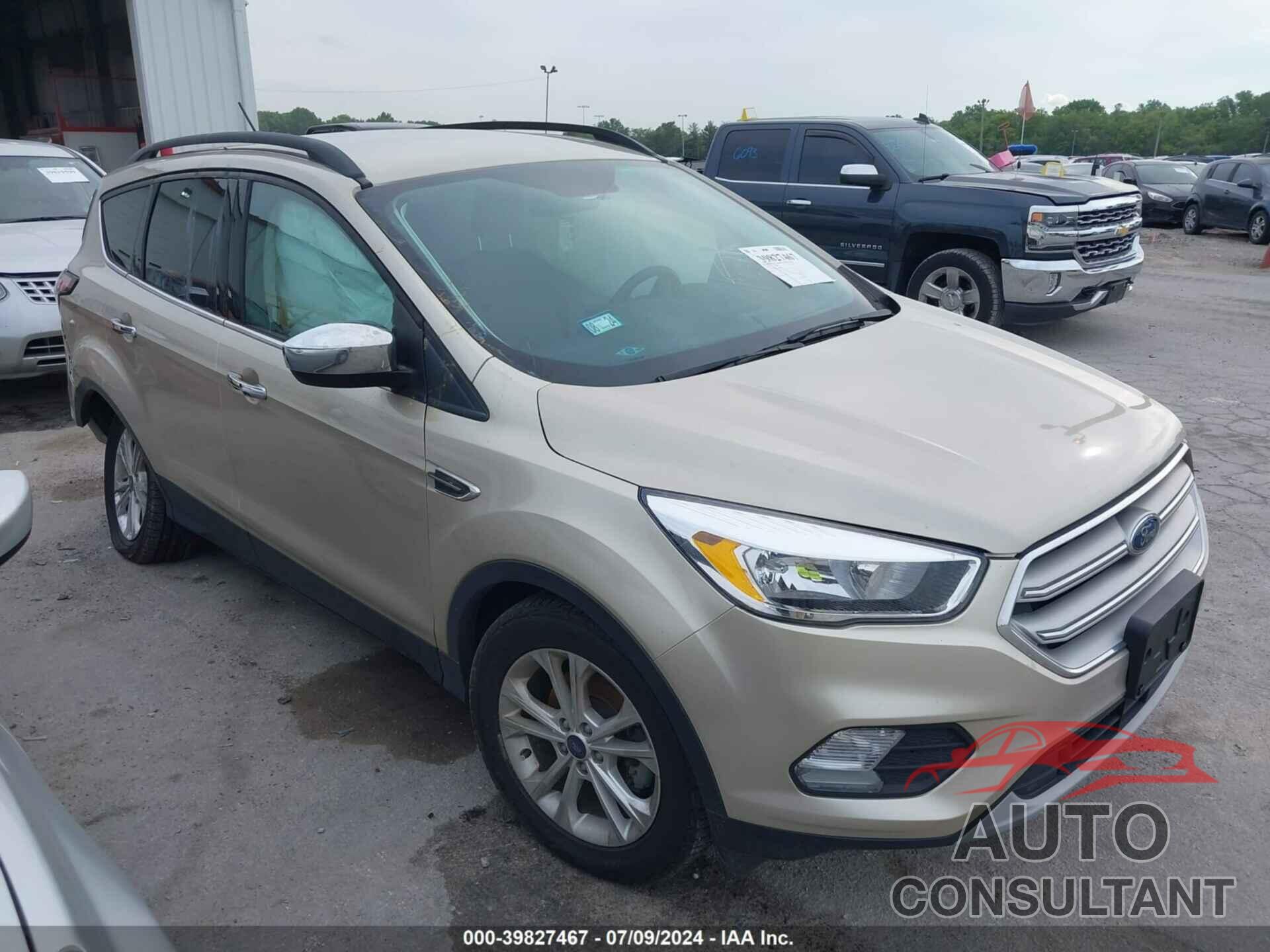 FORD ESCAPE 2018 - 1FMCU0GD6JUB04086