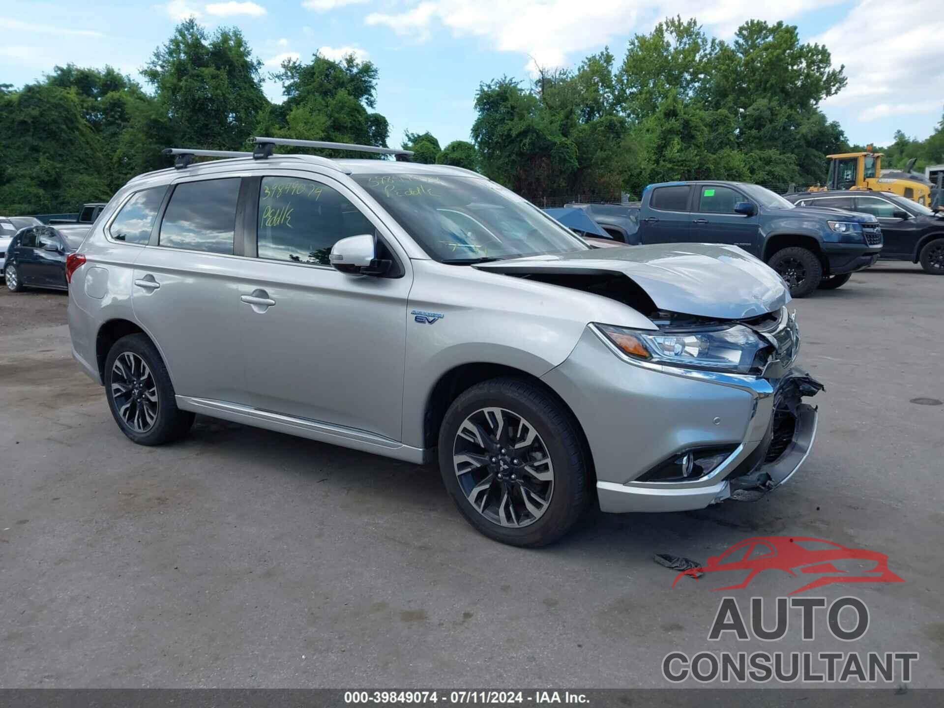 MITSUBISHI OUTLANDER PHEV 2018 - JA4J24A58JZ060082
