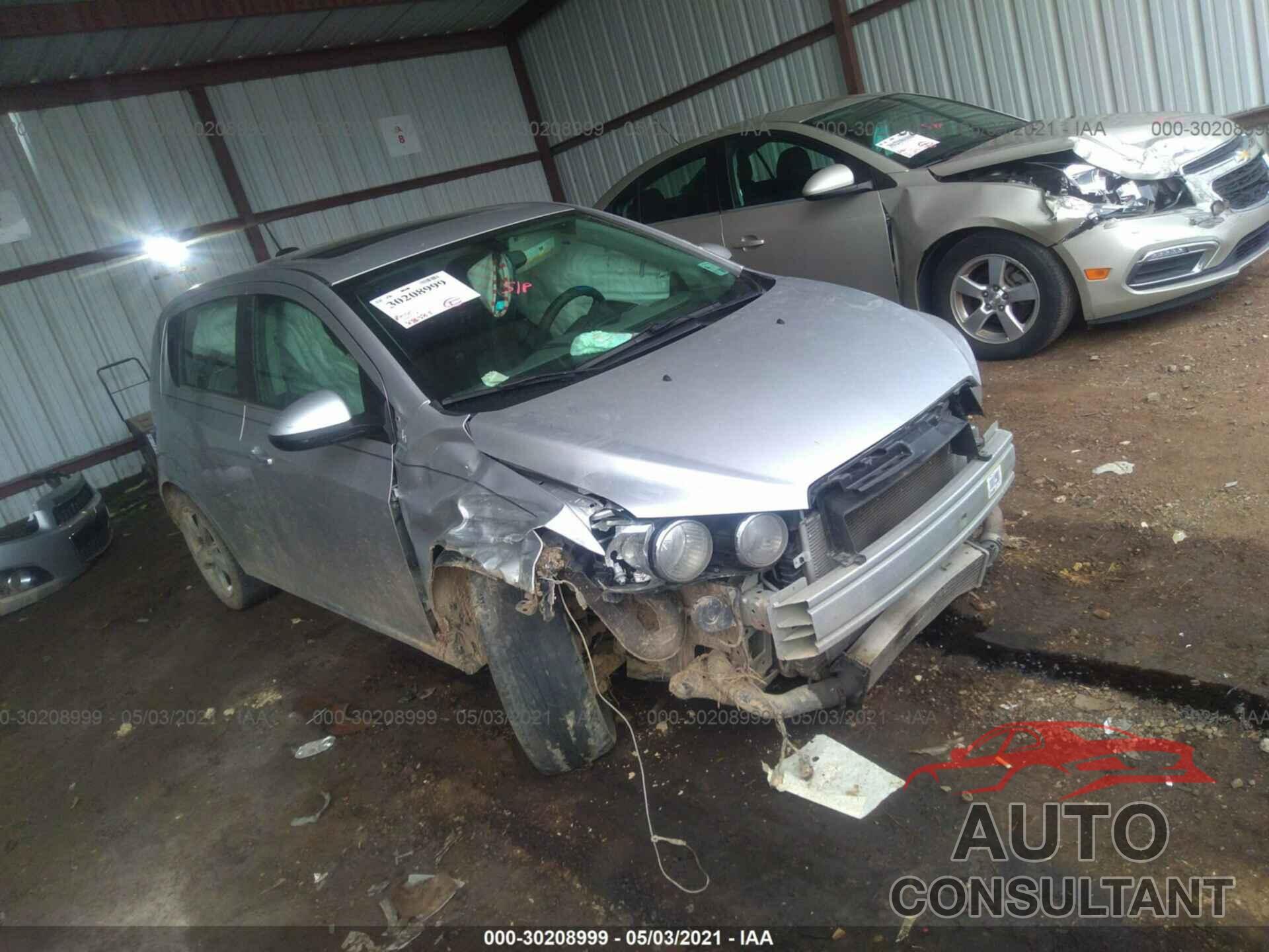 CHEVROLET SONIC 2016 - 1G1JE6SB9G4156704