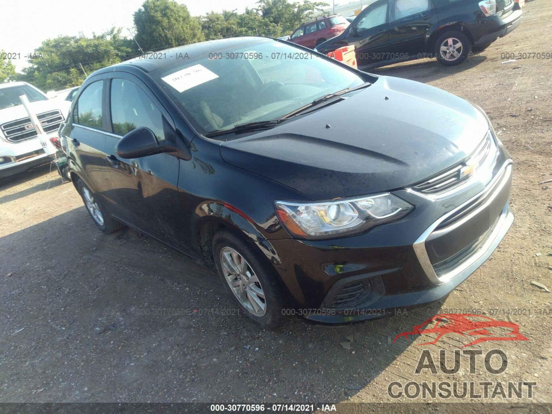 CHEVROLET SONIC 2017 - 1G1JD5SH8H4103916