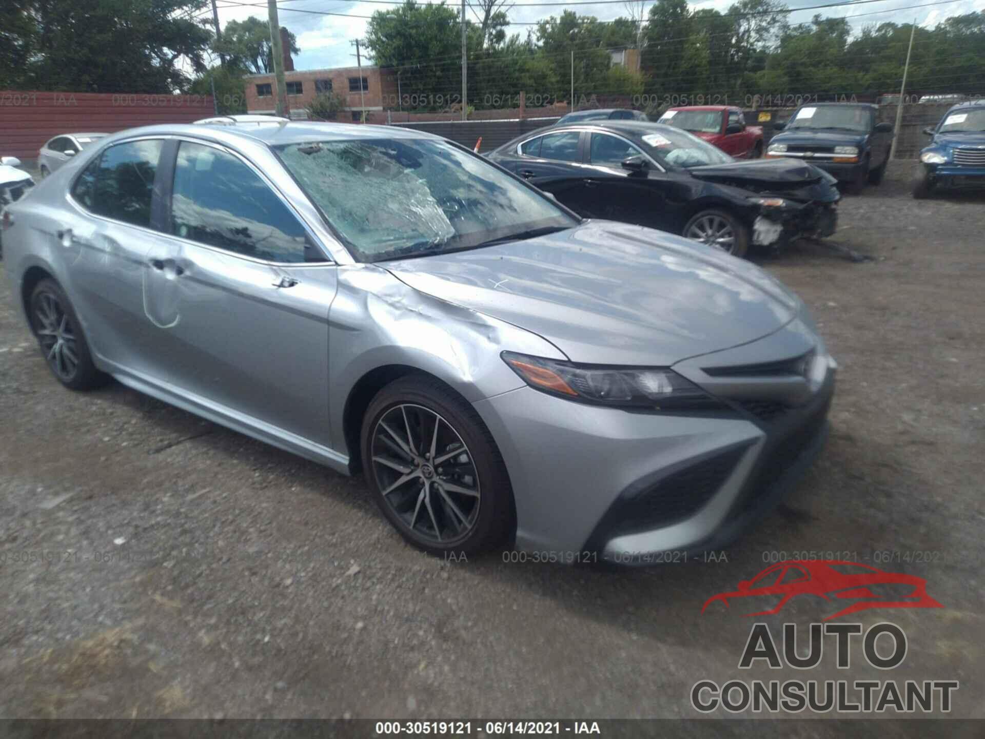 TOYOTA CAMRY 2021 - 4T1G11AK0MU441106