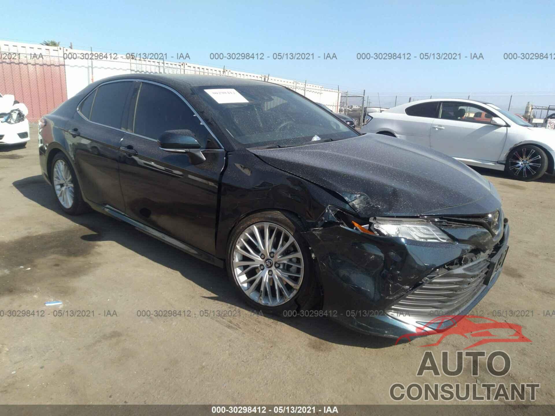 TOYOTA CAMRY 2018 - 4T1B11HK2JU518974