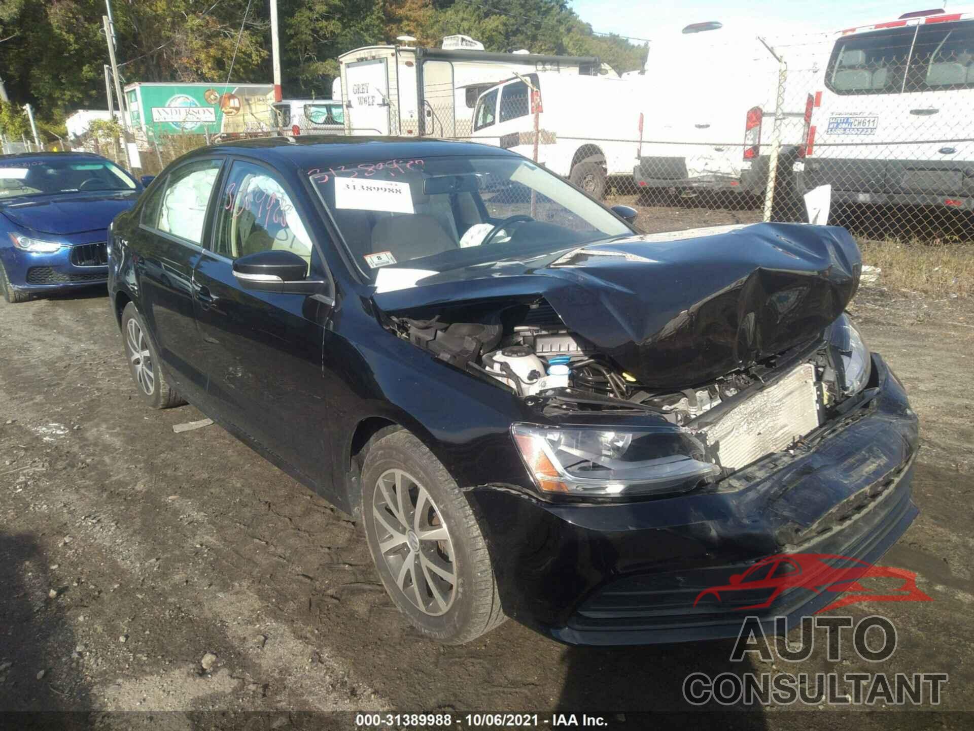 VOLKSWAGEN JETTA 2018 - 3VWDB7AJ1JM237538