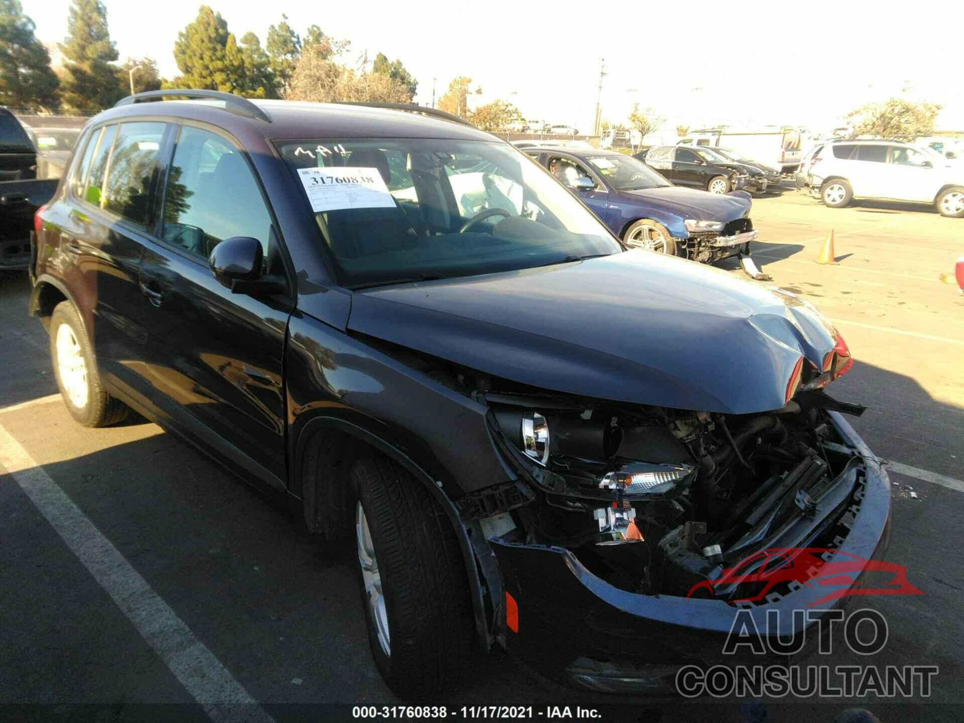 VOLKSWAGEN TIGUAN 2016 - WVGAV7AX0GW568570