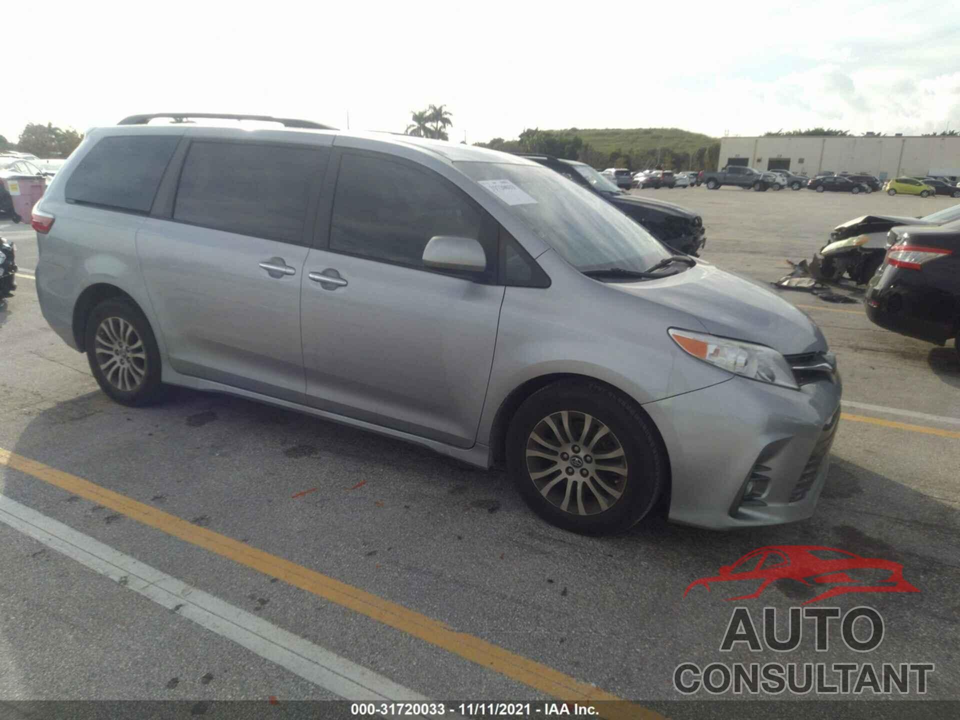 TOYOTA SIENNA 2018 - 5TDYZ3DC2JS919527