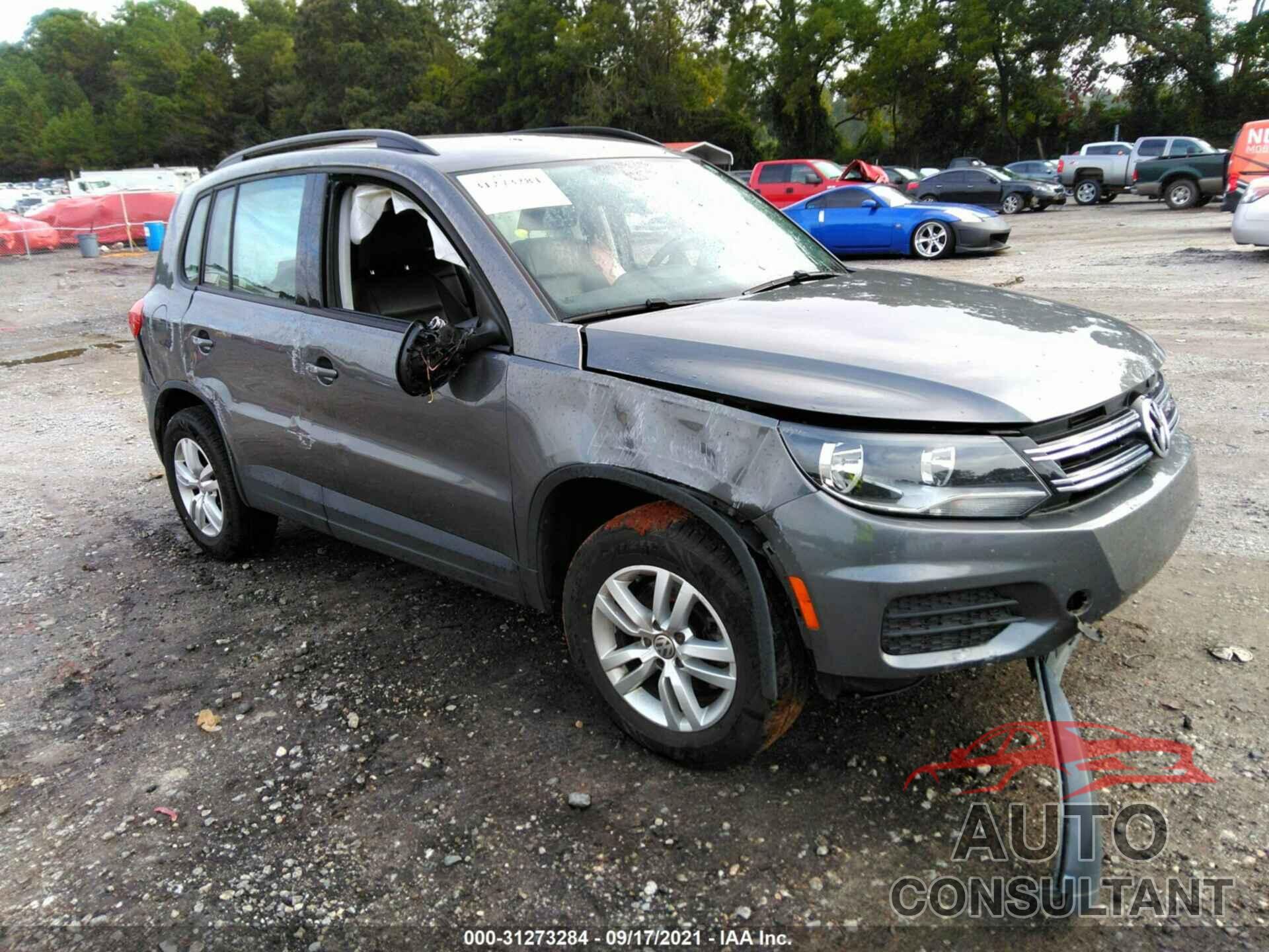 VOLKSWAGEN TIGUAN 2017 - WVGAV7AX3HK029319