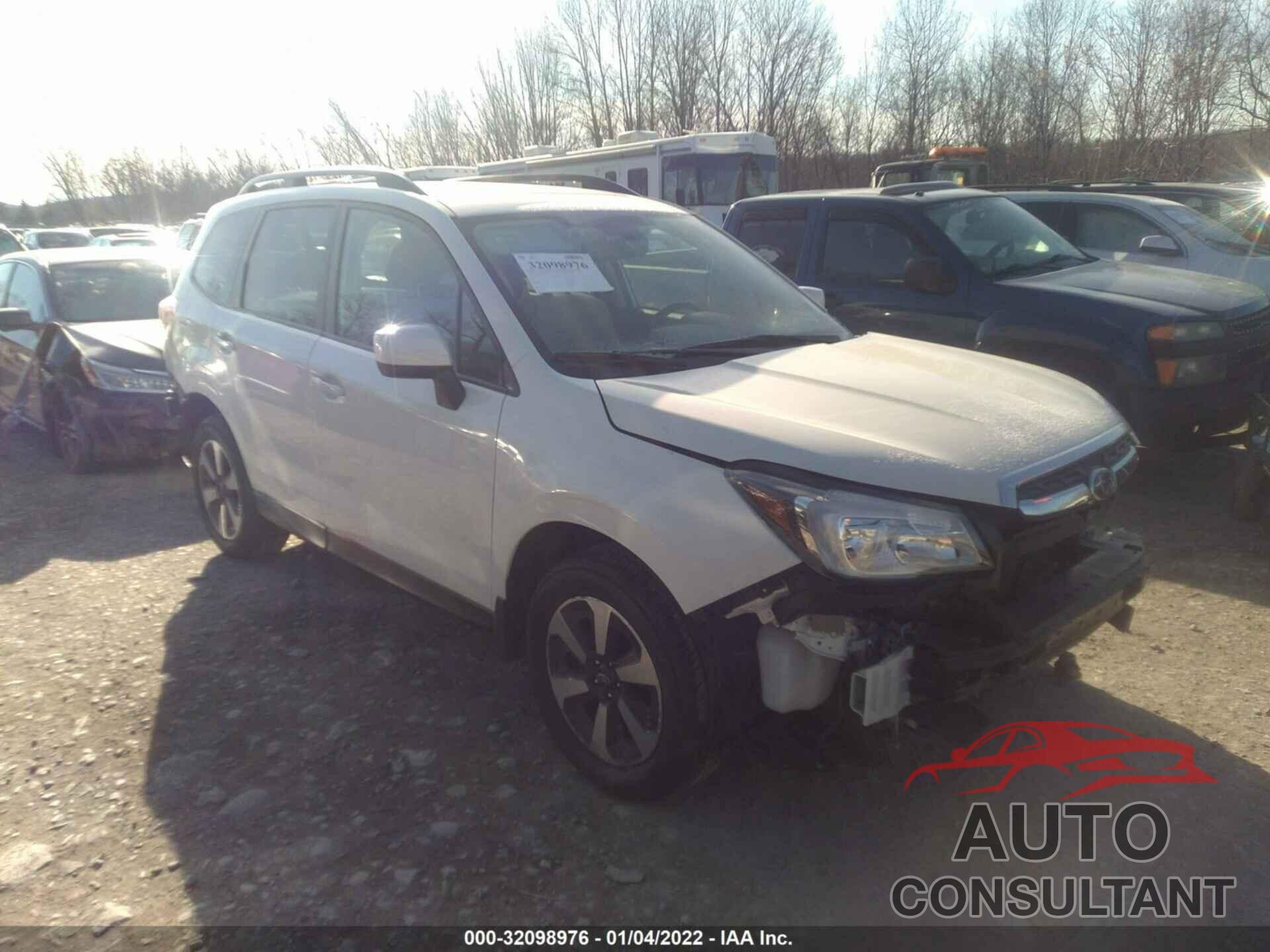 SUBARU FORESTER 2018 - JF2SJAGC8JH590612