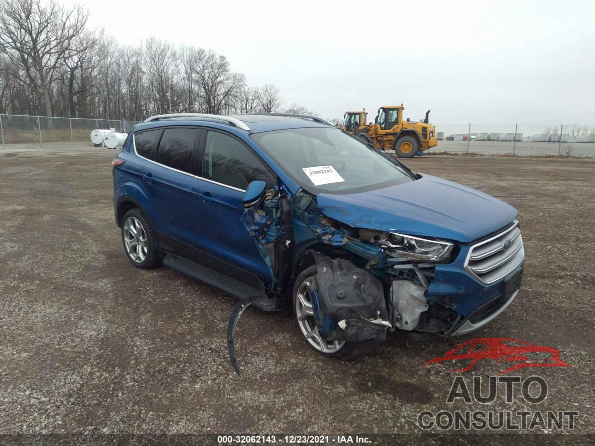 FORD ESCAPE 2017 - 1FMCU9J94HUB41334