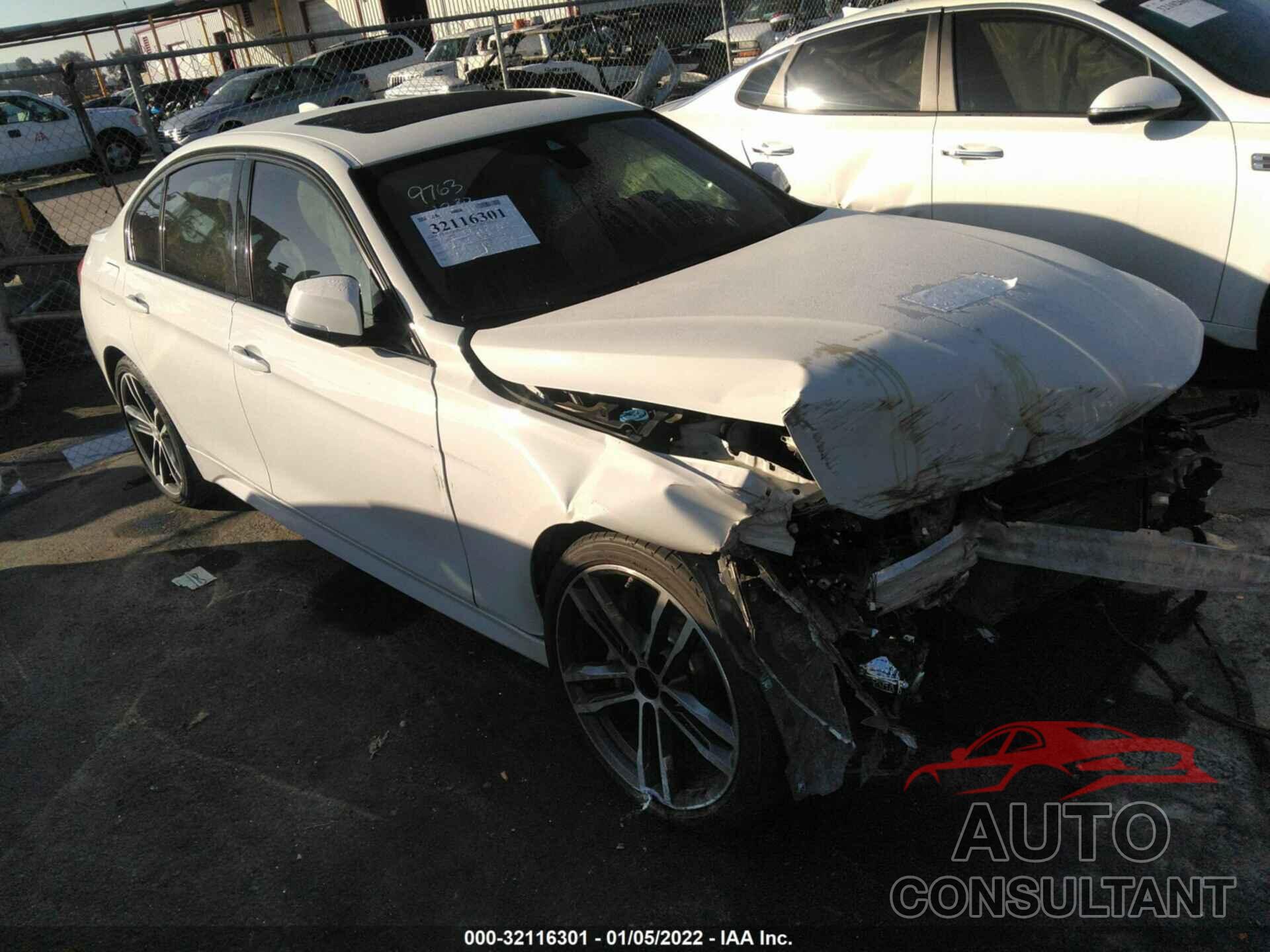 BMW 3 SERIES 2018 - WBA8B3C51JK384542