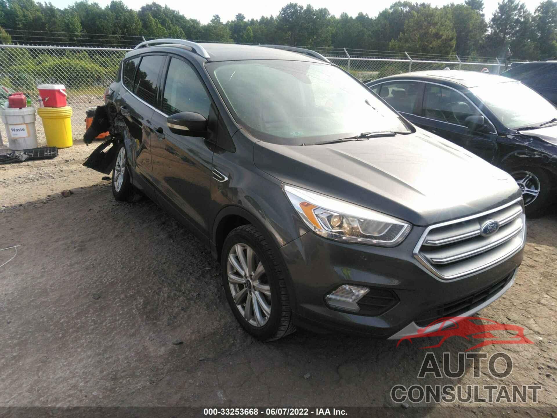 FORD ESCAPE 2017 - 1FMCU0J94HUD86288
