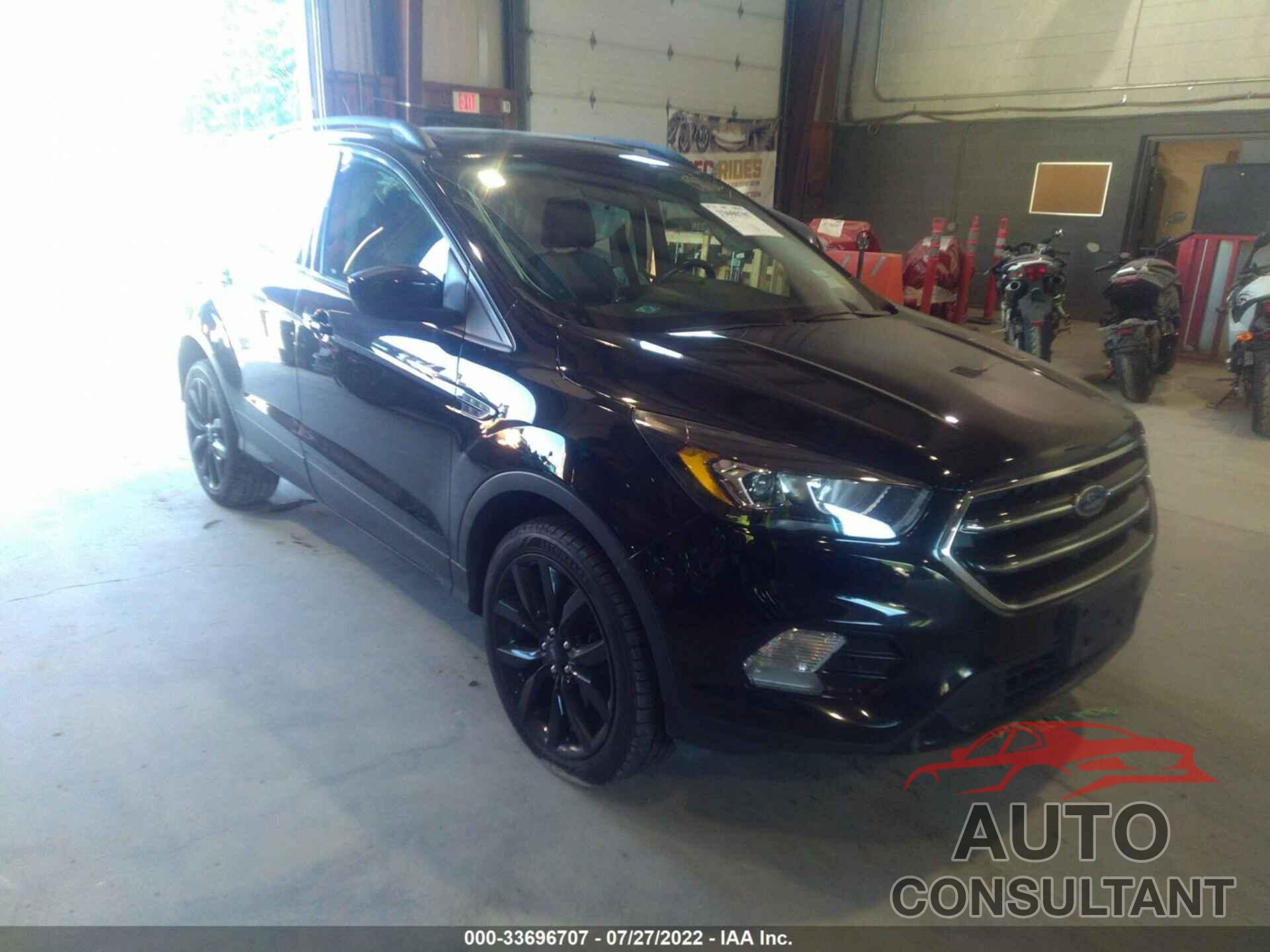FORD ESCAPE 2017 - 1FMCU9G97HUB71838