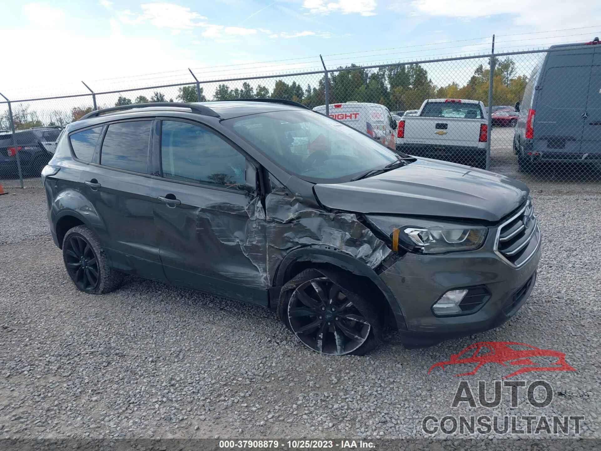 FORD ESCAPE 2017 - 1FMCU0GD4HUB35475
