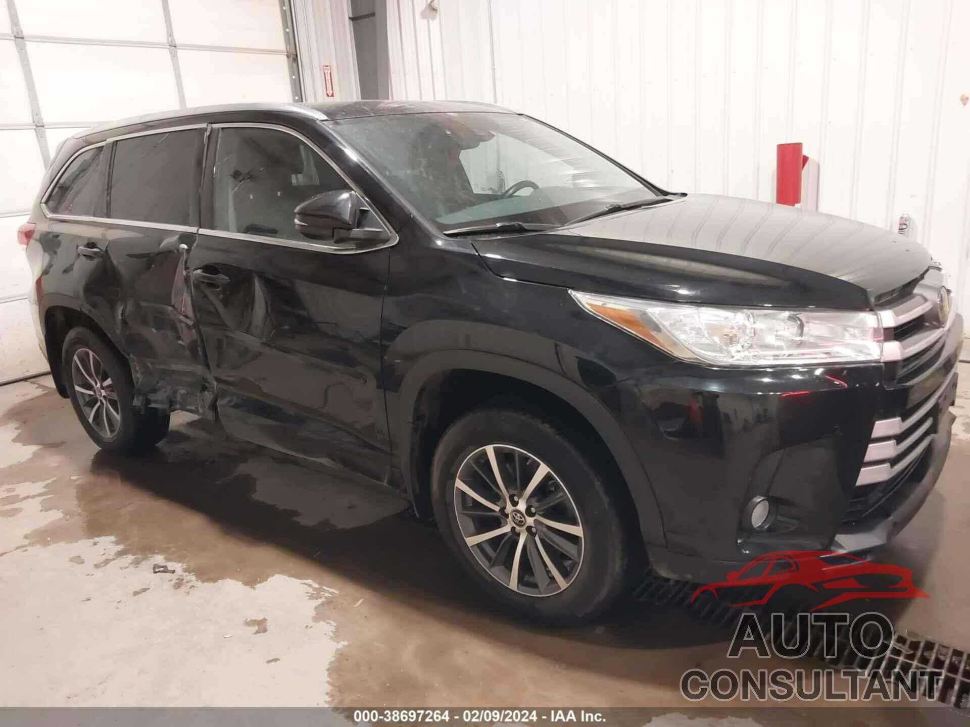 TOYOTA HIGHLANDER 2018 - 5TDJZRFH5JS819497