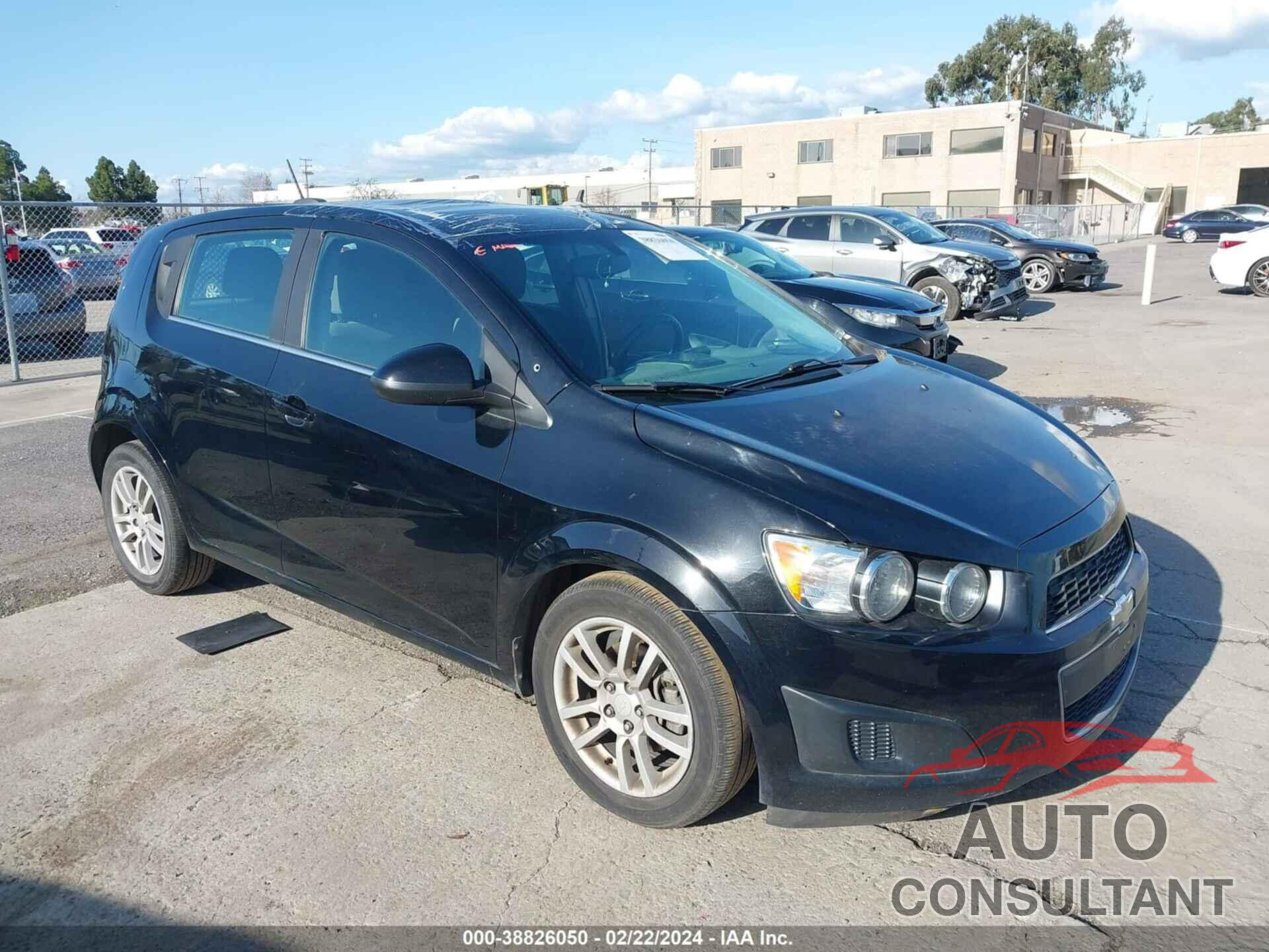 CHEVROLET SONIC 2016 - 1G1JC6SB1G4117353