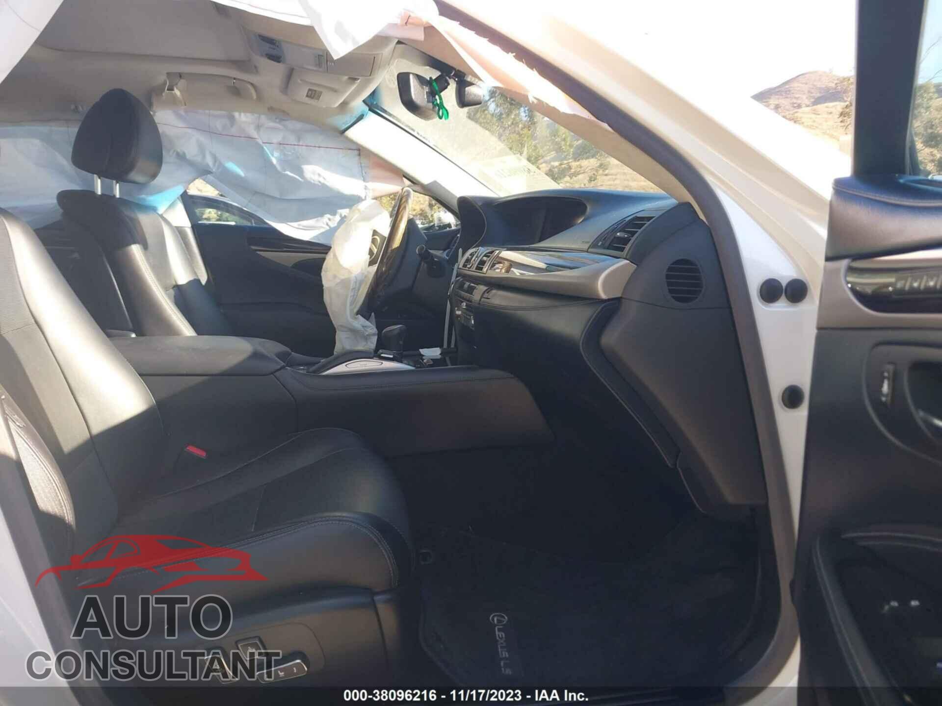 LEXUS LS 460 2016 - JTHCL5EF4G5026496