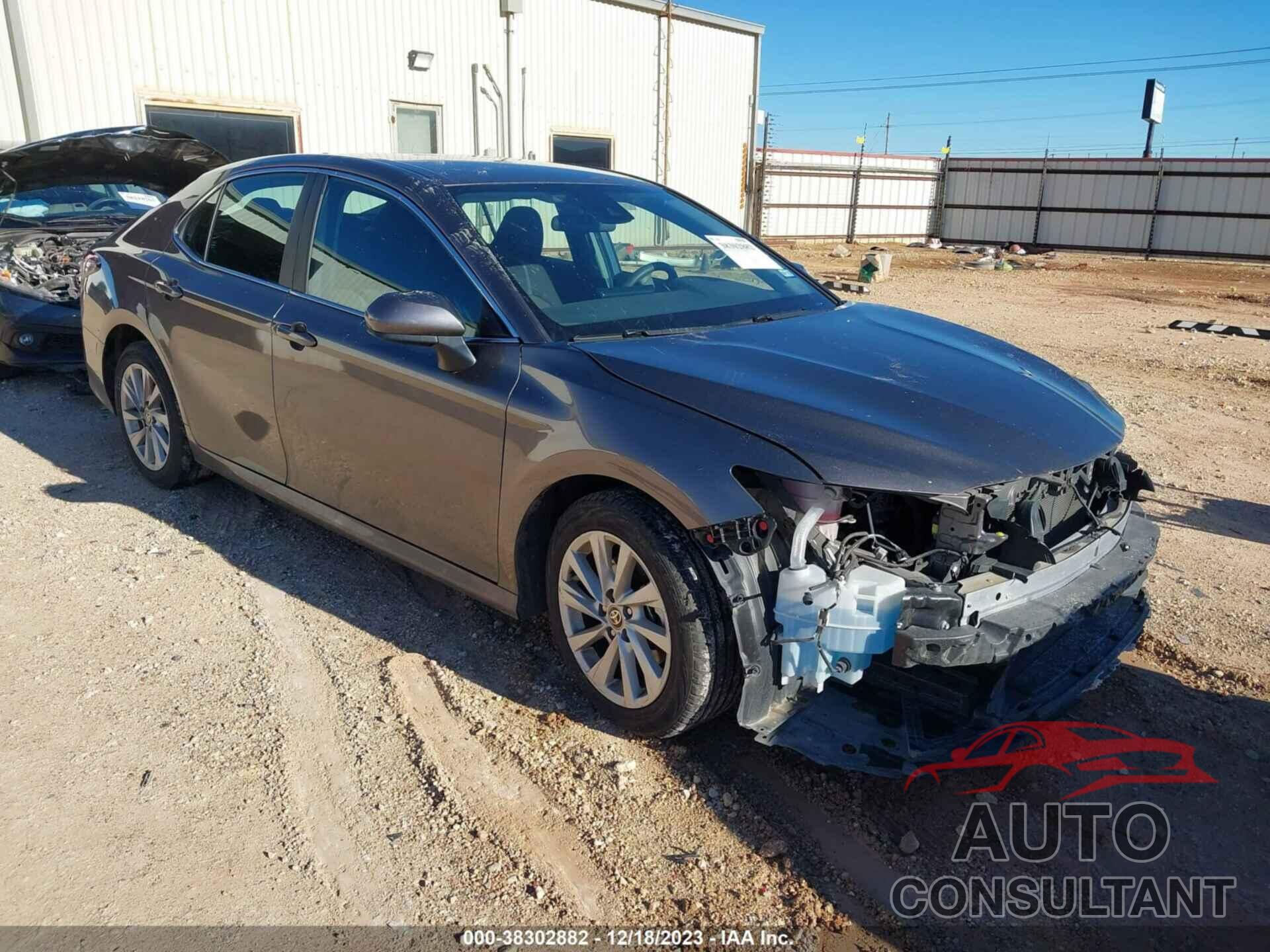 TOYOTA CAMRY 2022 - 4T1C11AK4NU628848