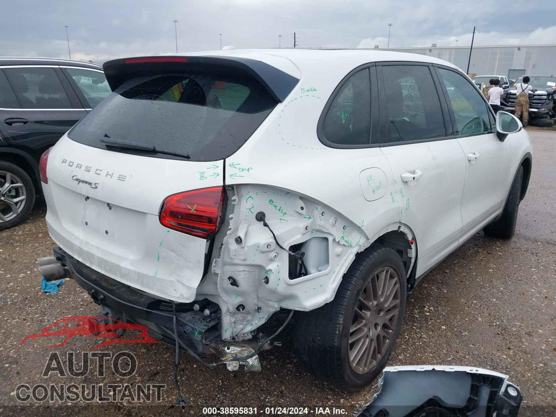 PORSCHE CAYENNE 2017 - WP1AB2A20HLA50805