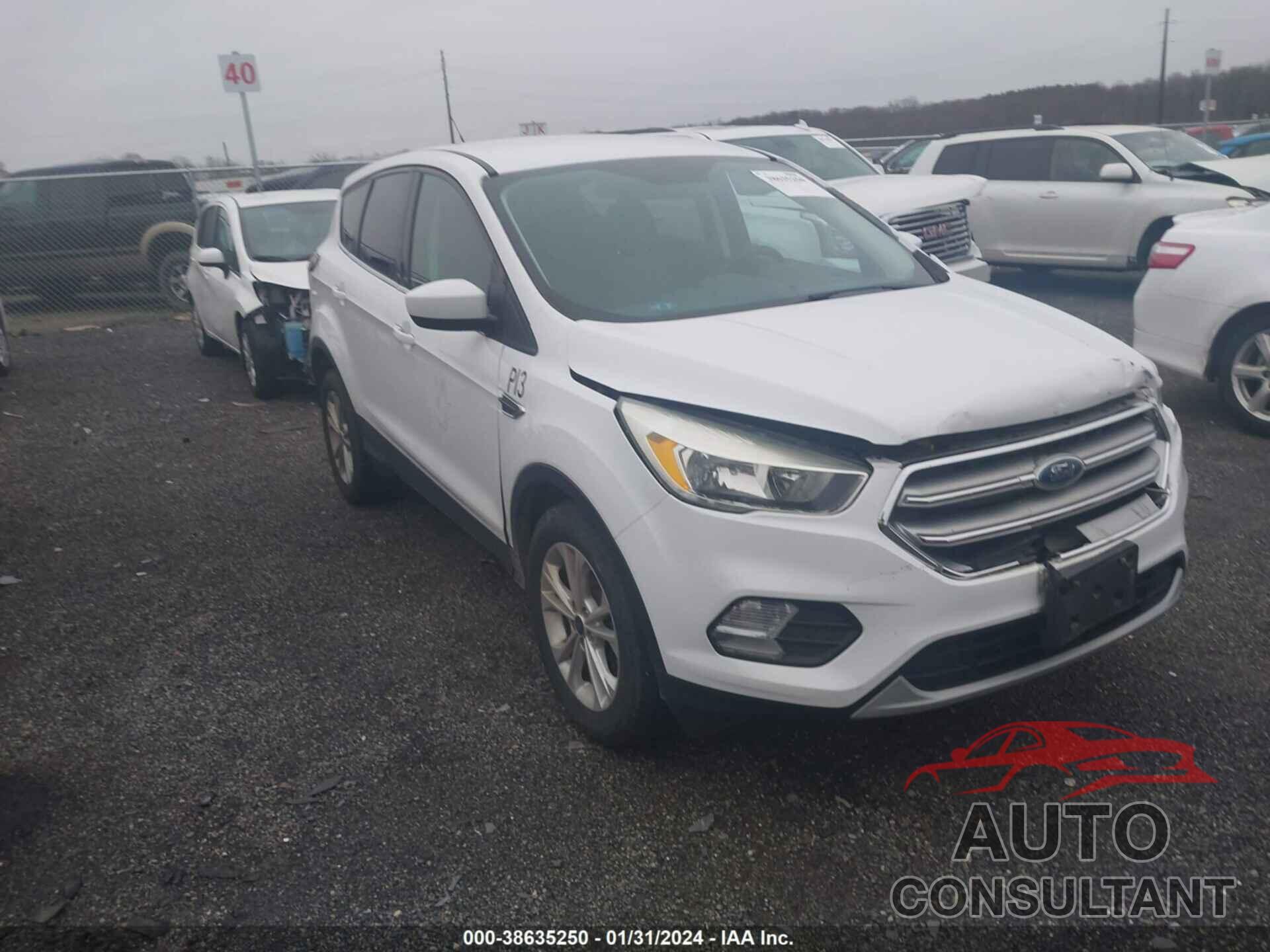 FORD ESCAPE 2017 - 1FMCU9GD5HUD05735