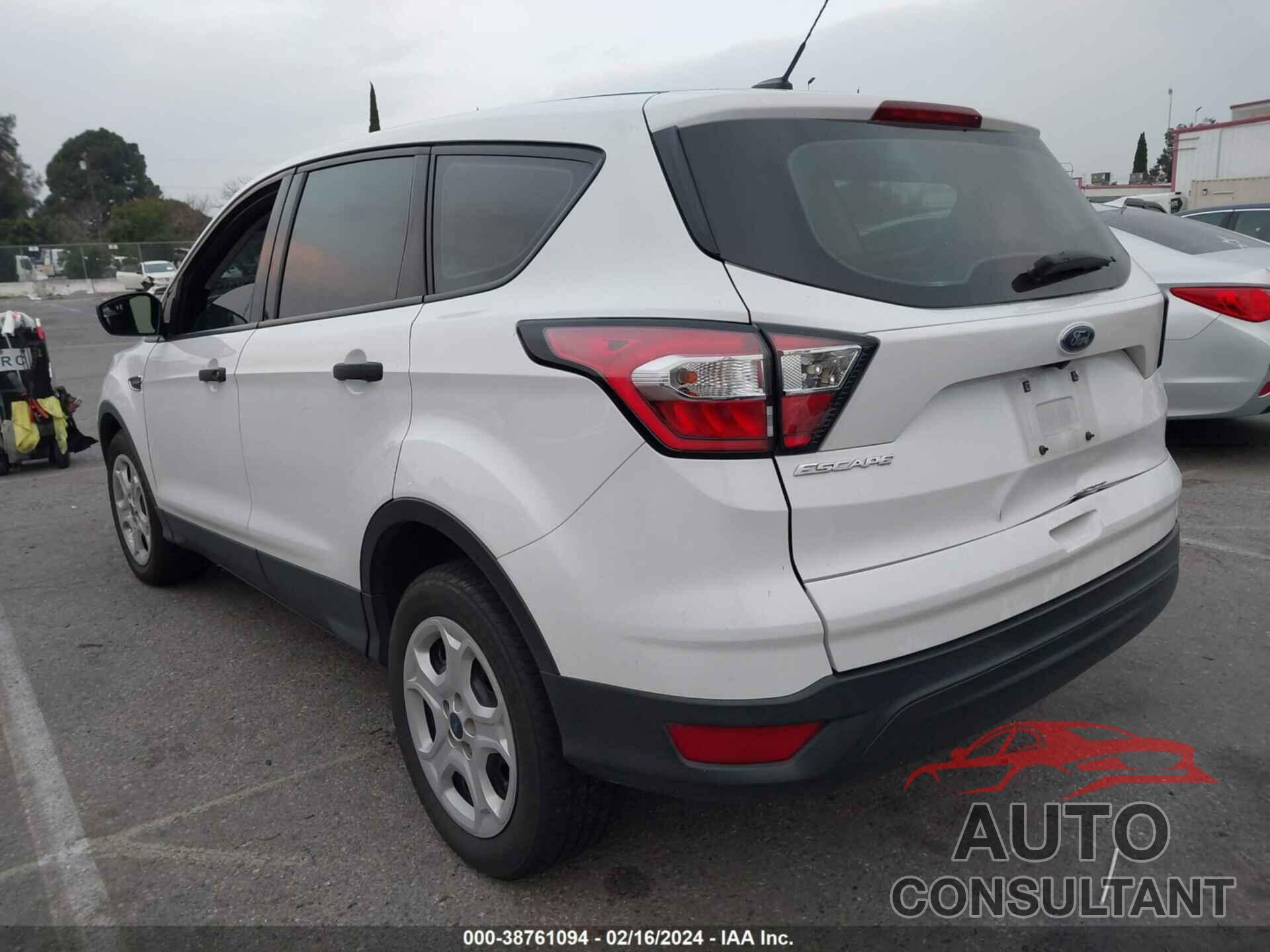 FORD ESCAPE 2018 - 1FMCU0F7XJUB17323