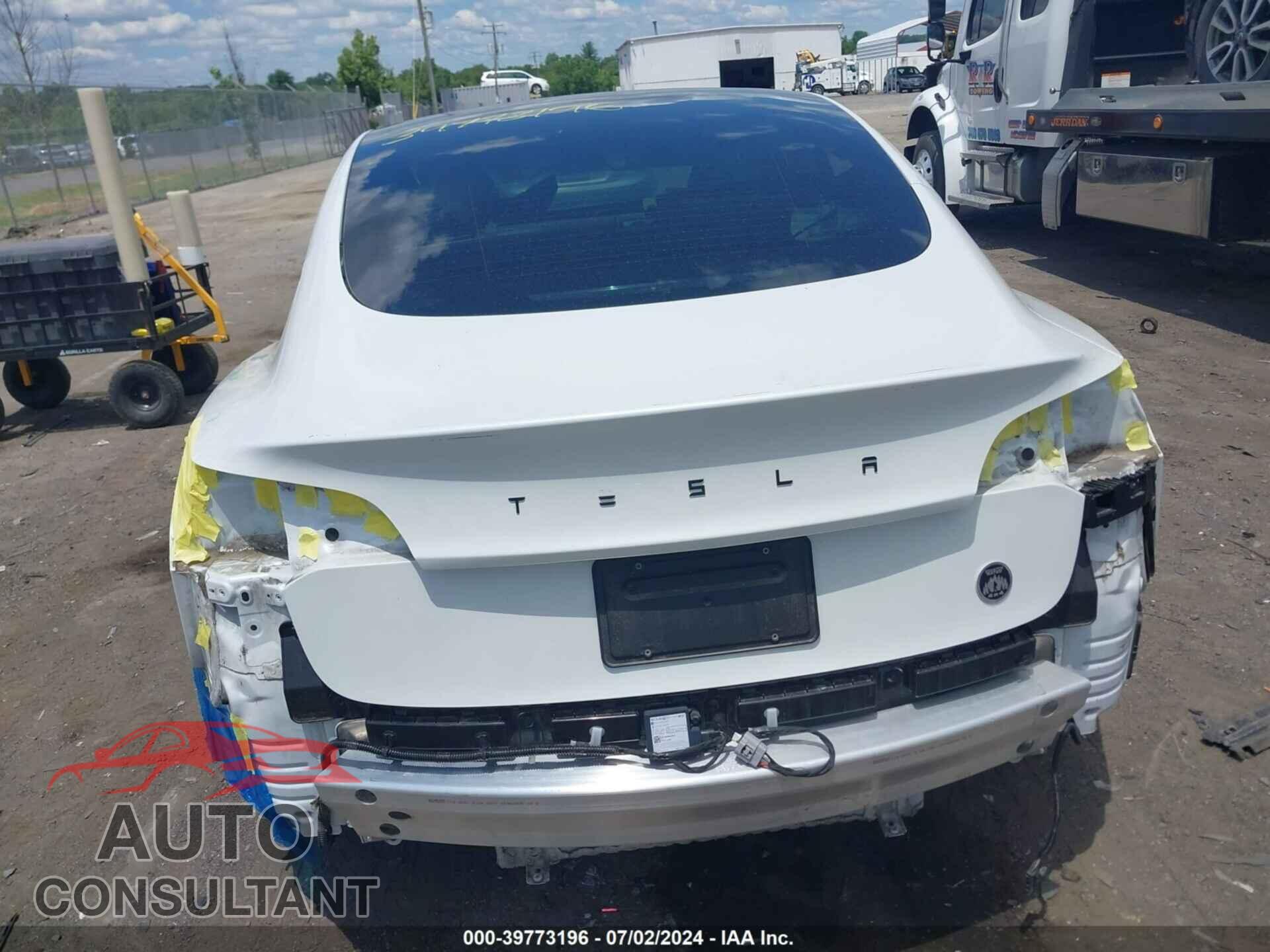 TESLA MODEL 3 2021 - 5YJ3E1EB6MF975446