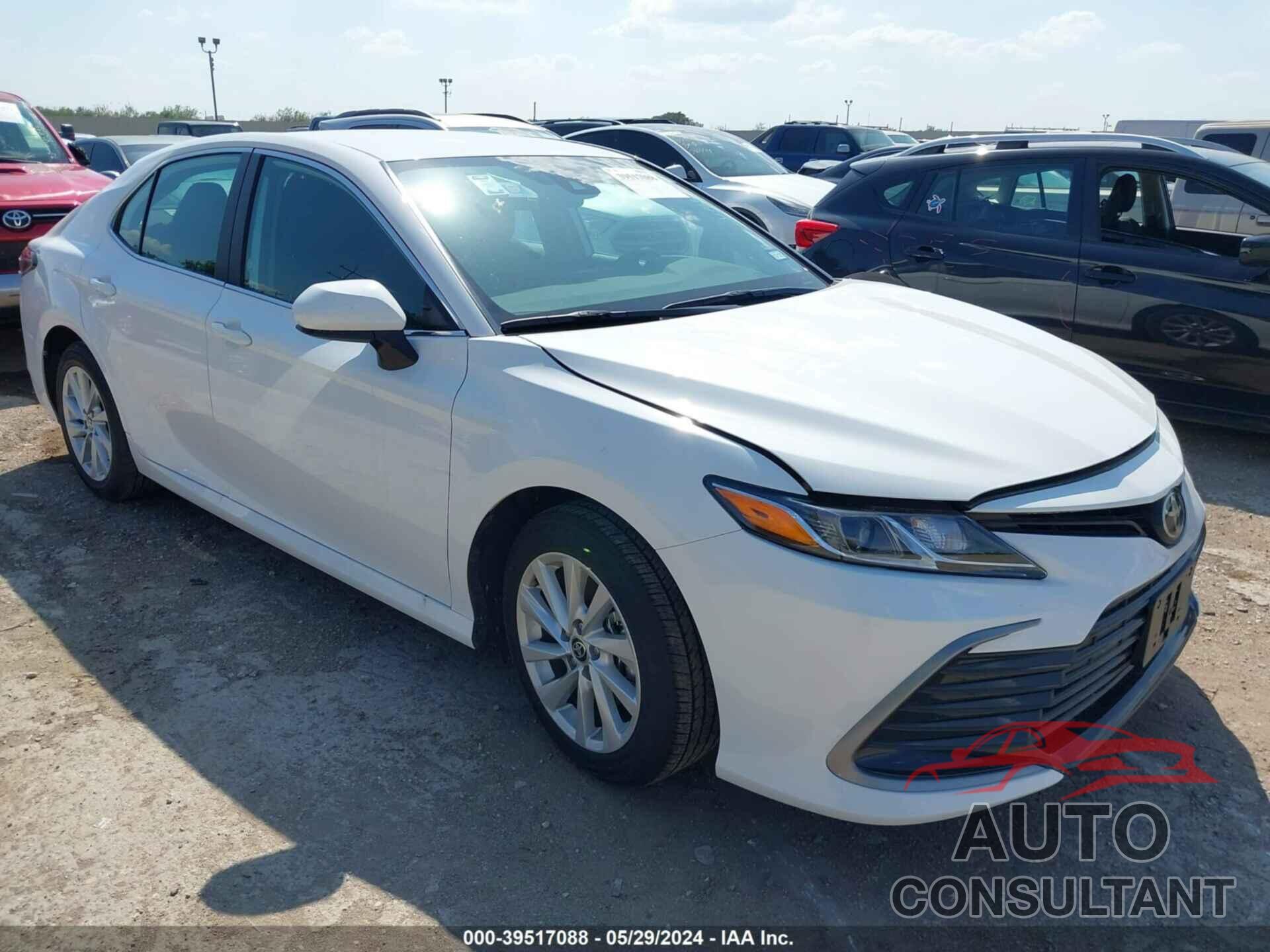 TOYOTA CAMRY 2024 - 4T1C11AK5RU884888