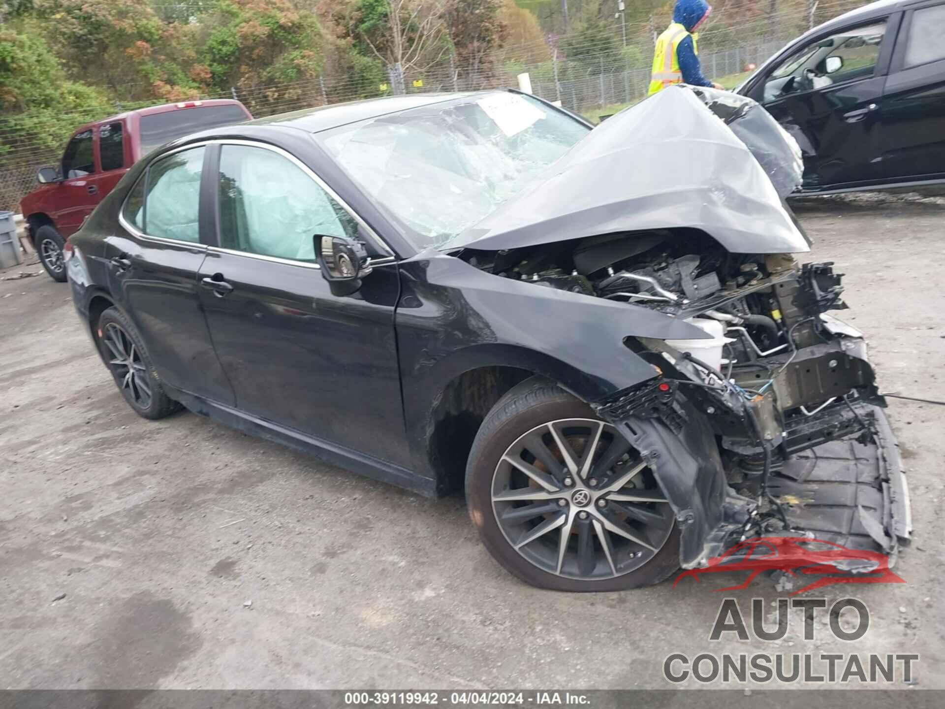 TOYOTA CAMRY 2022 - 4T1G11AK0NU711159