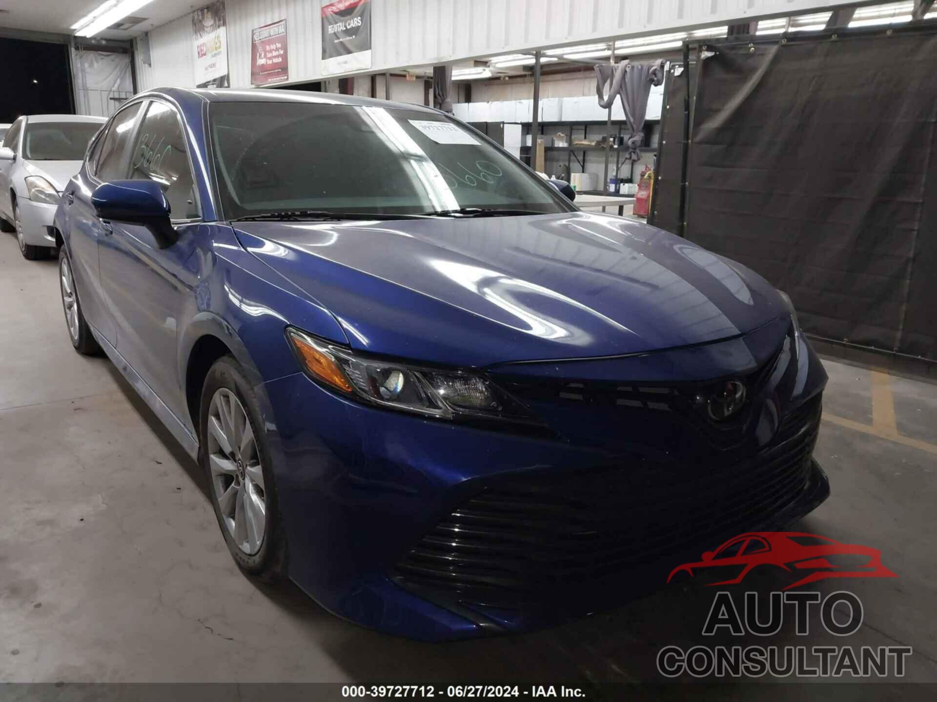TOYOTA CAMRY 2018 - 4T1B11HK5JU513834