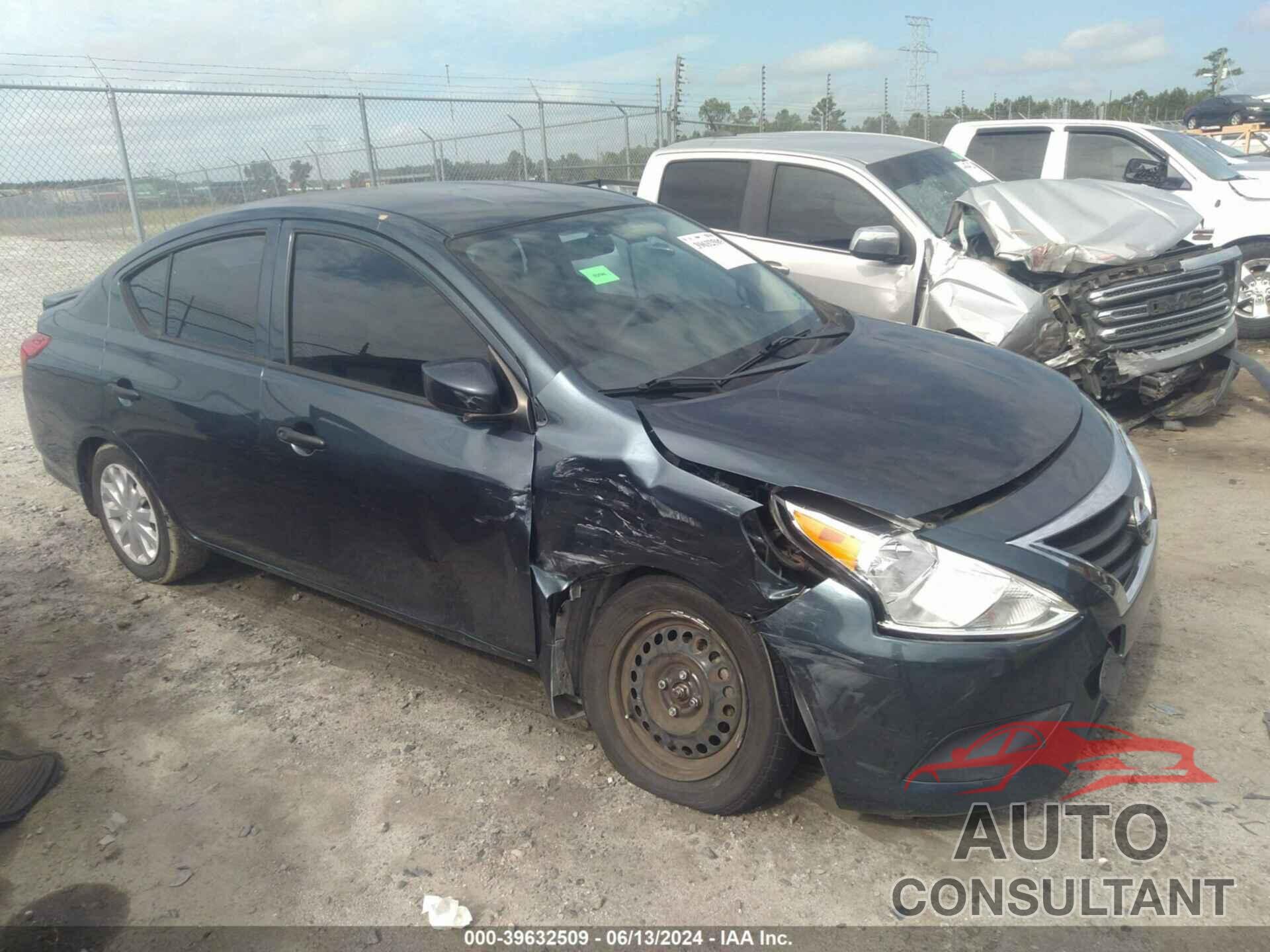 NISSAN VERSA 2017 - 3N1CN7AP8HL879672