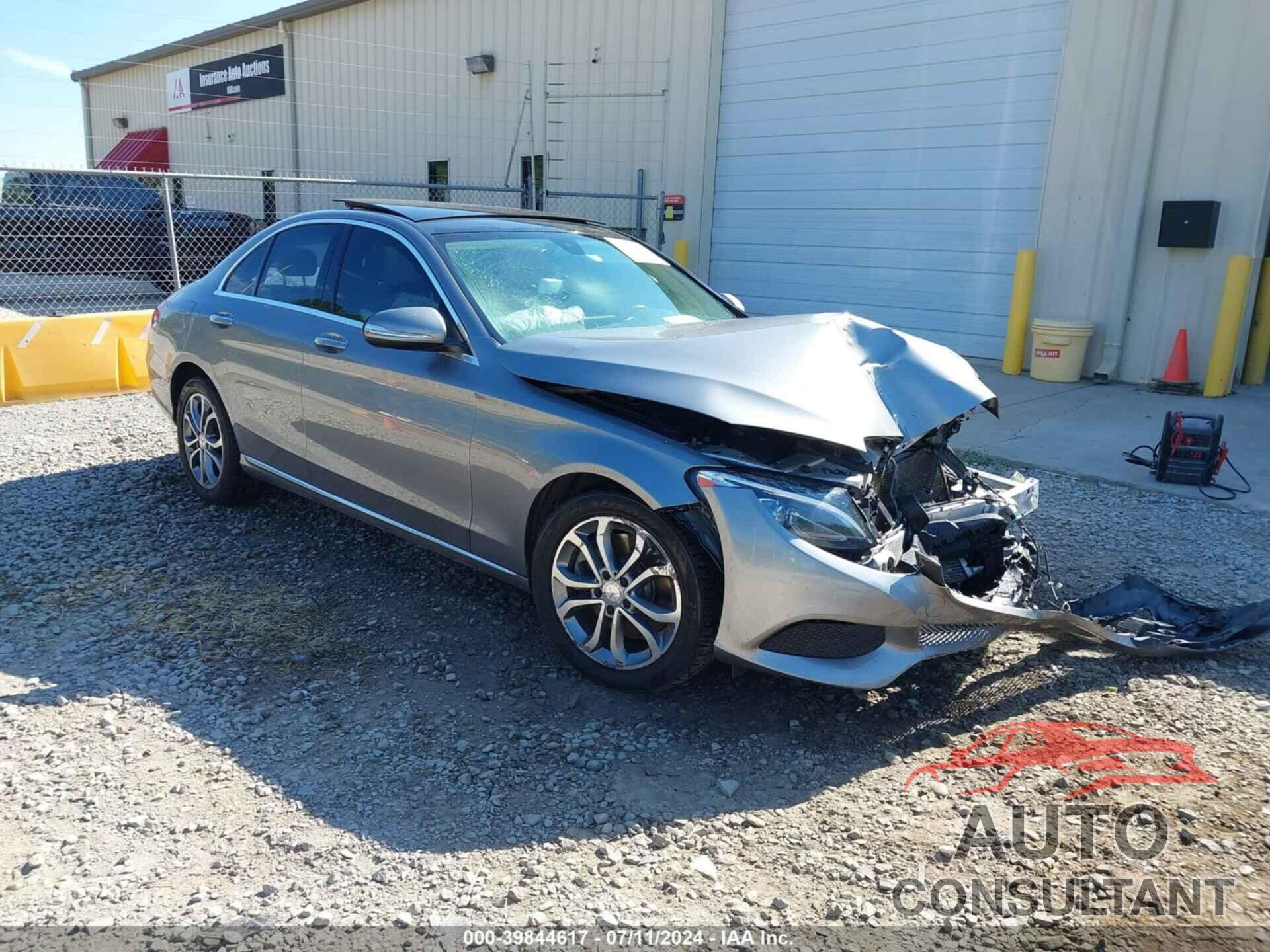 MERCEDES-BENZ C 300 2015 - 55SWF4KB0FU020420