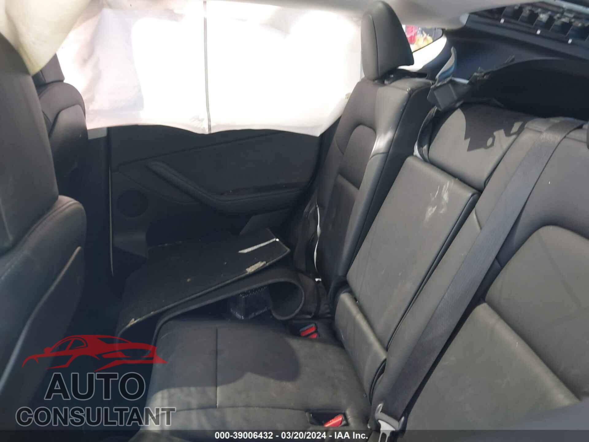 TESLA MODEL Y 2020 - 5YJYGDEF0LF003392