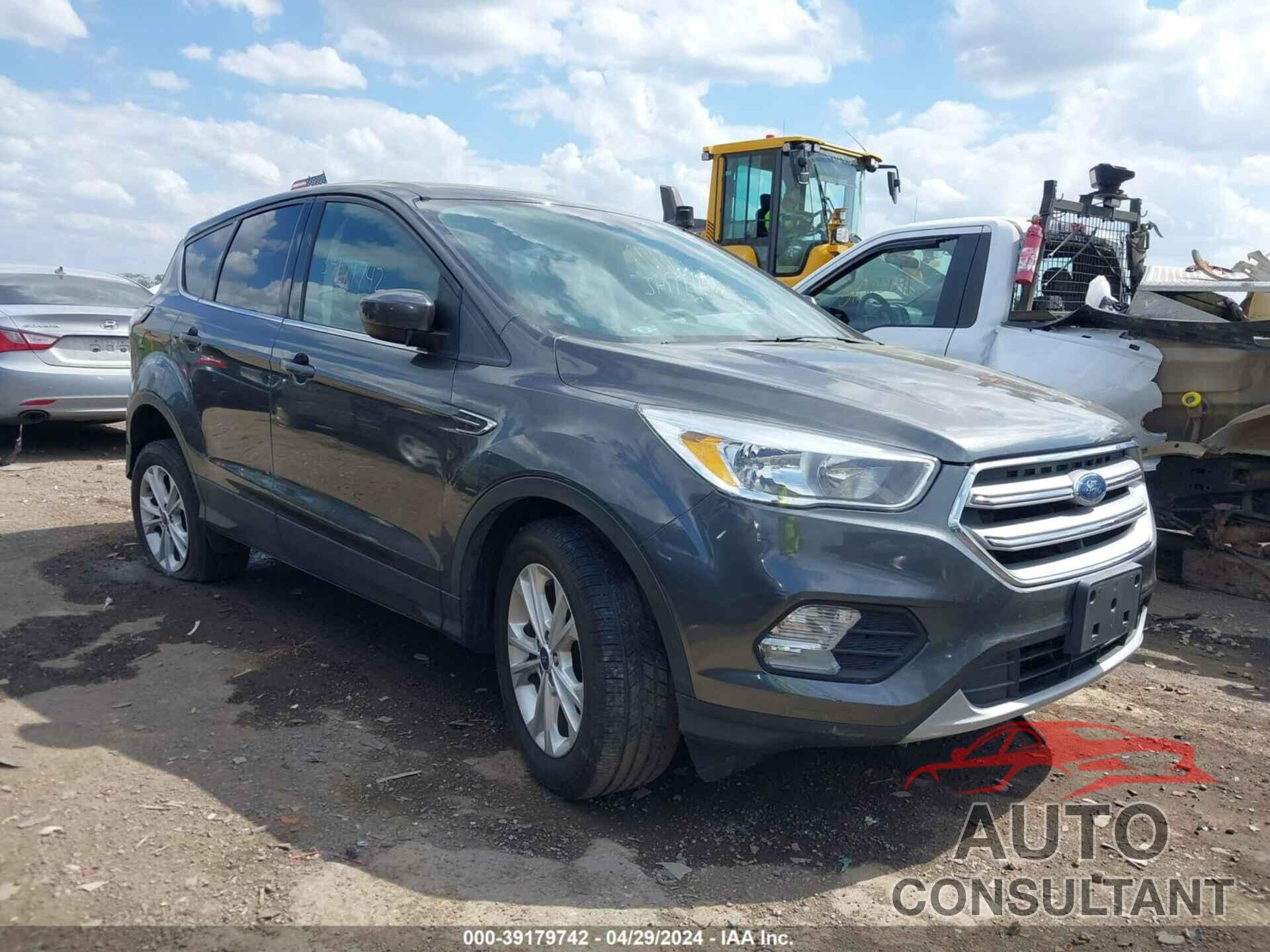 FORD ESCAPE 2017 - 1FMCU0GD2HUF05404