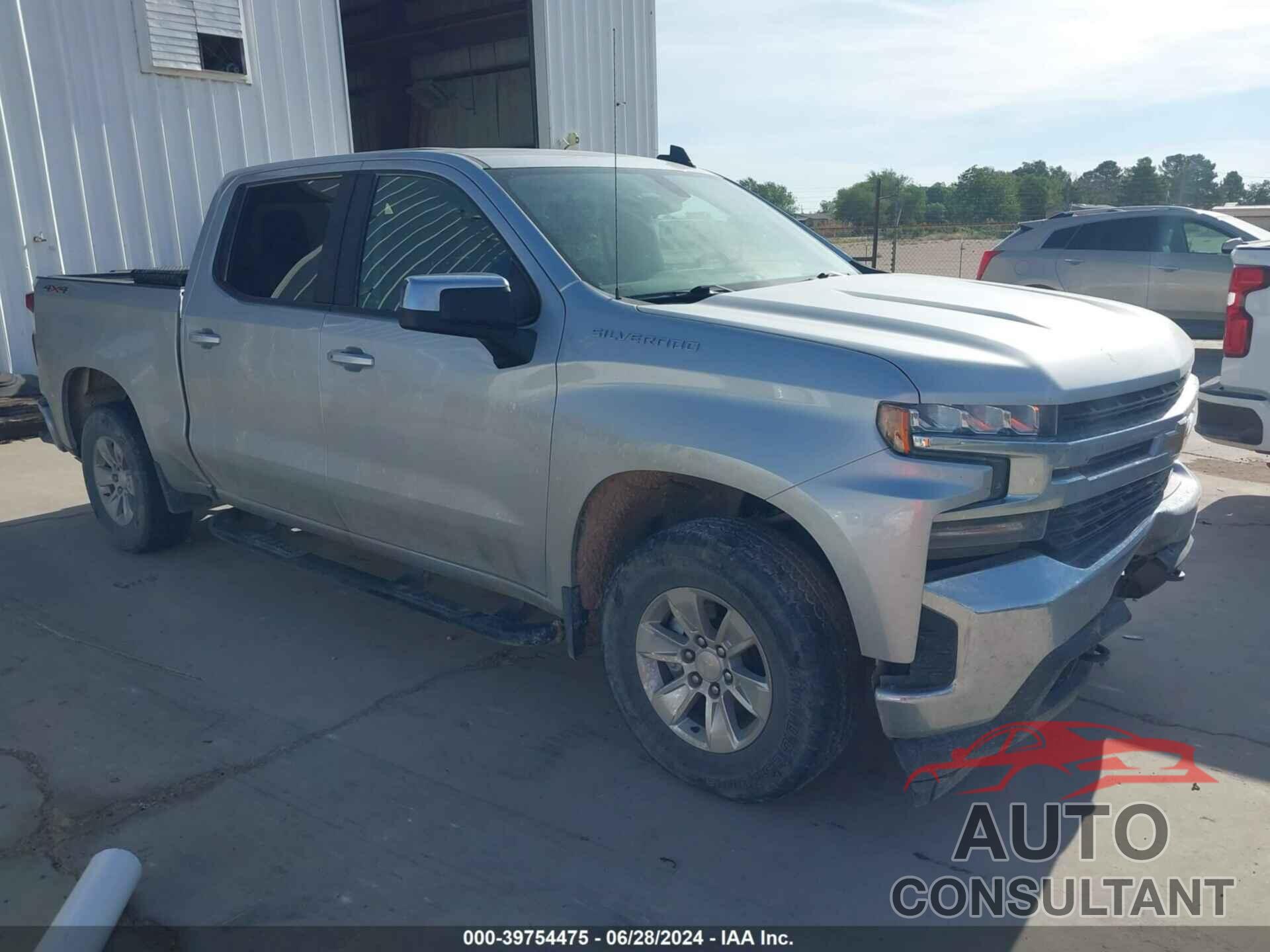 CHEVROLET SILVERADO 1500 2021 - 1GCUYDED8MZ245689